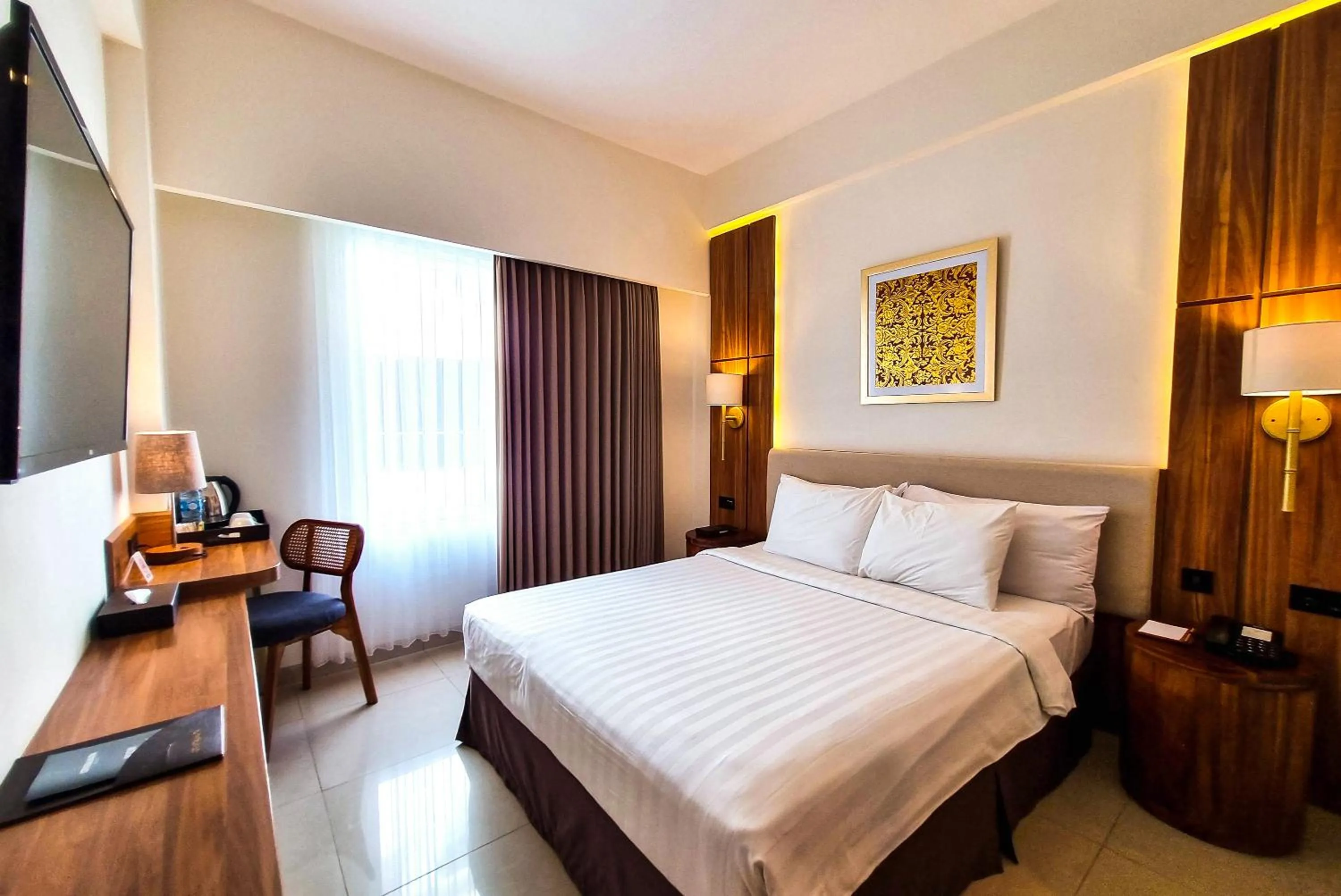 Bedroom, Bed in Crystalkuta Hotel - Bali