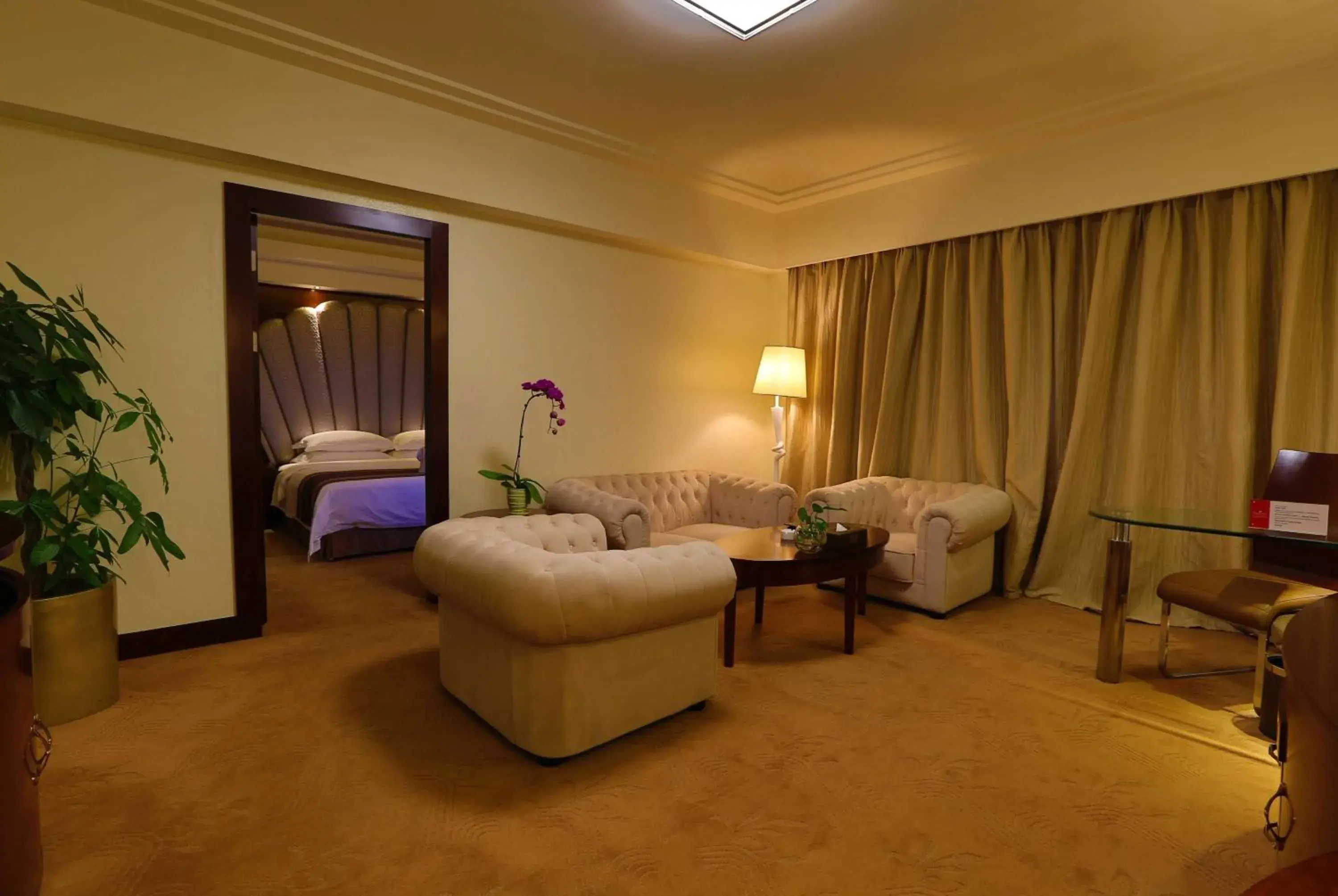 Photo of the whole room, Bed in Ramada Chengdu North Photo of the whole room, Bed in Ramada Chengdu North