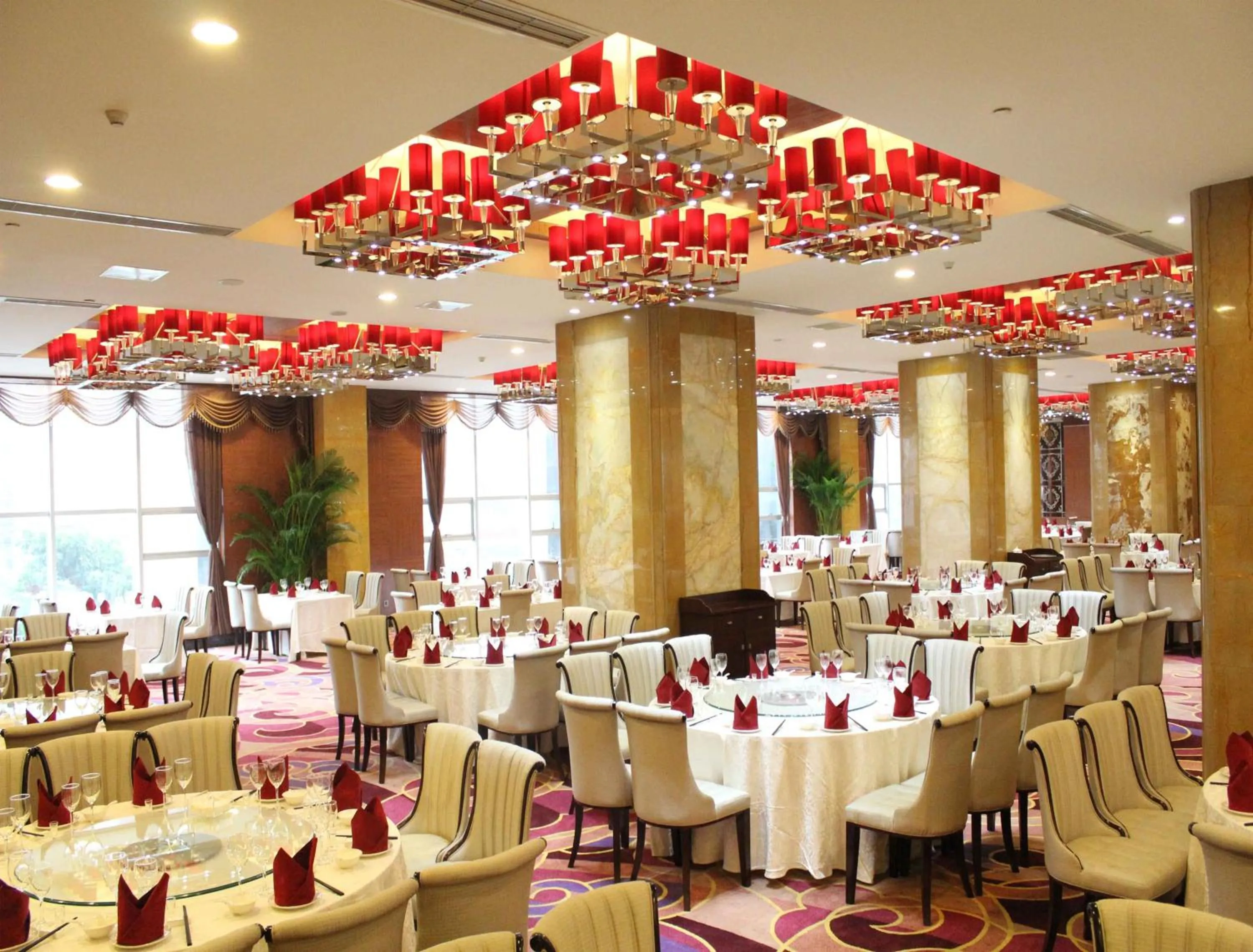 Restaurant/places to eat in Ramada Chengdu North