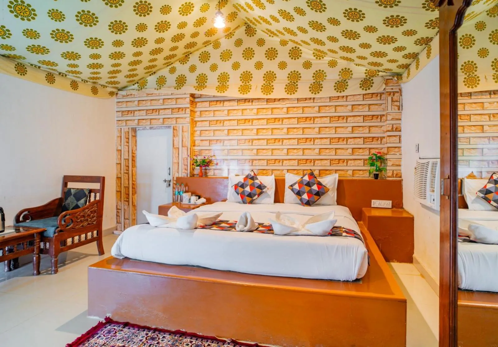 Bed in Royal Jaisalmer Resort with Swimming Pool