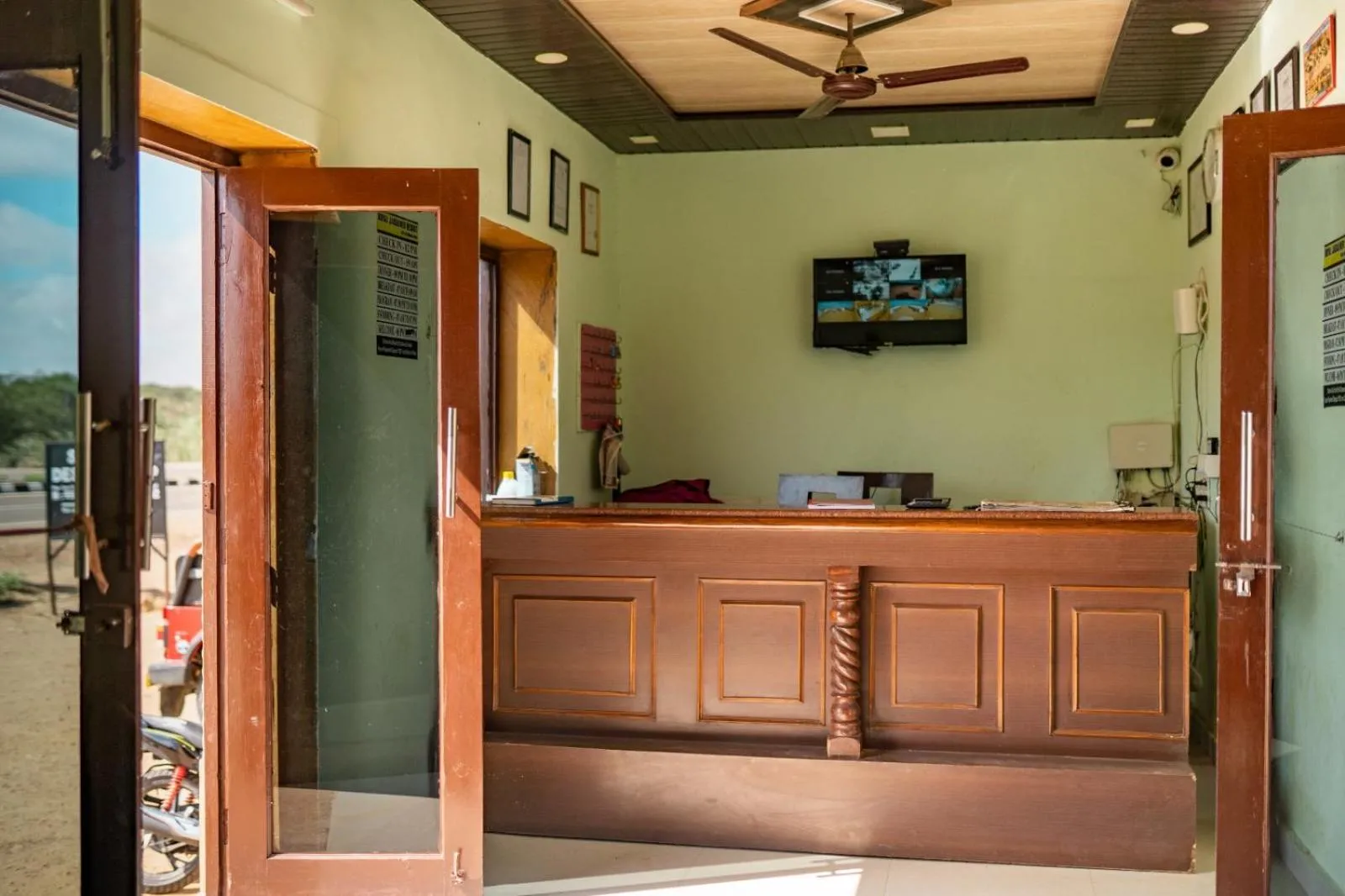 Lobby or reception in Royal Jaisalmer Resort with Swimming Pool