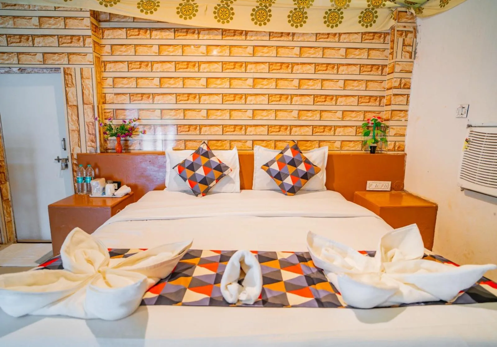 Bed in Royal Jaisalmer Resort with Swimming Pool