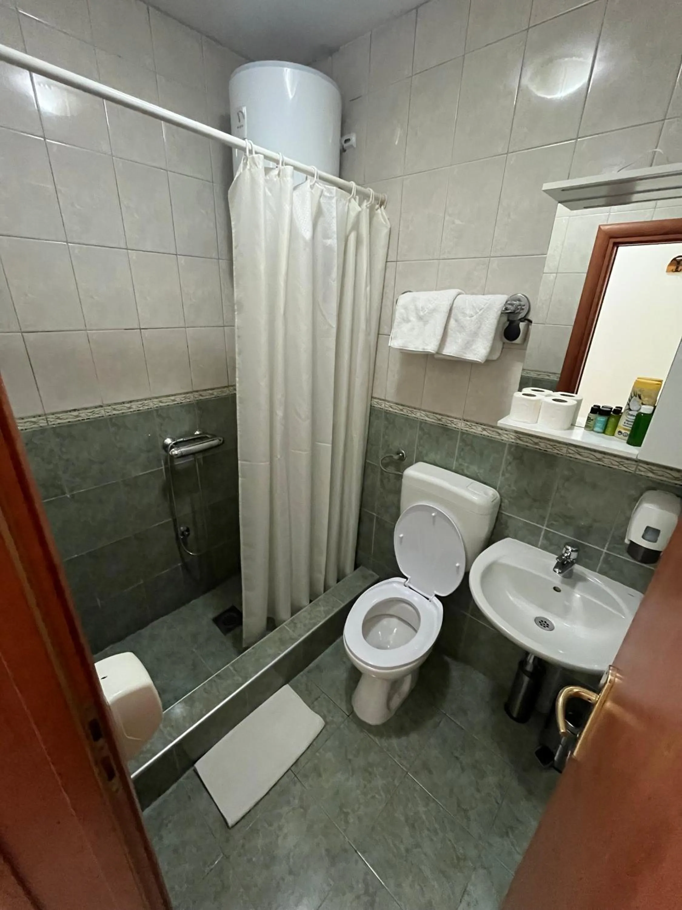 Bathroom in Motel Aura