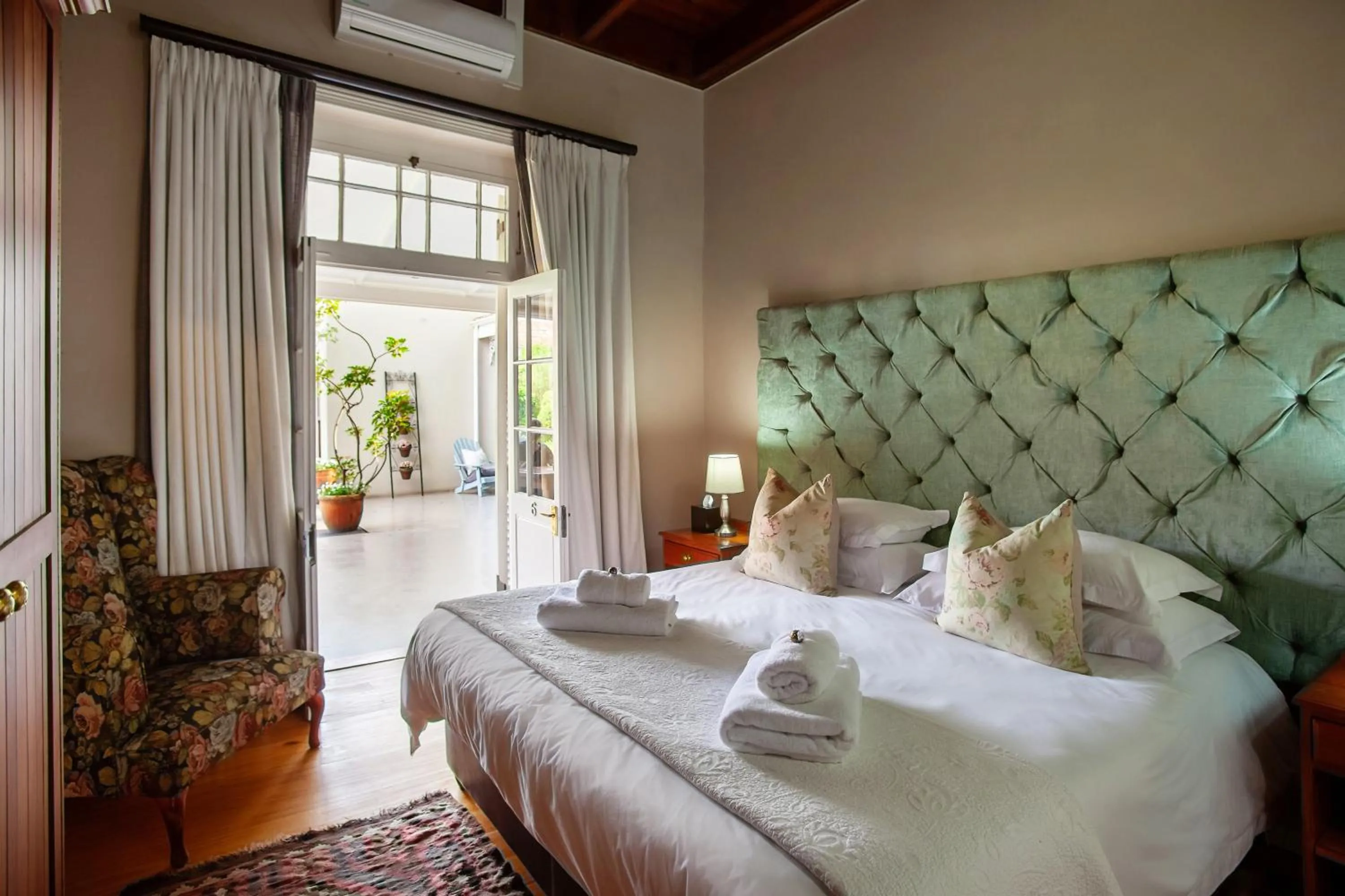 Bedroom, Bed in The Habit Guesthouse