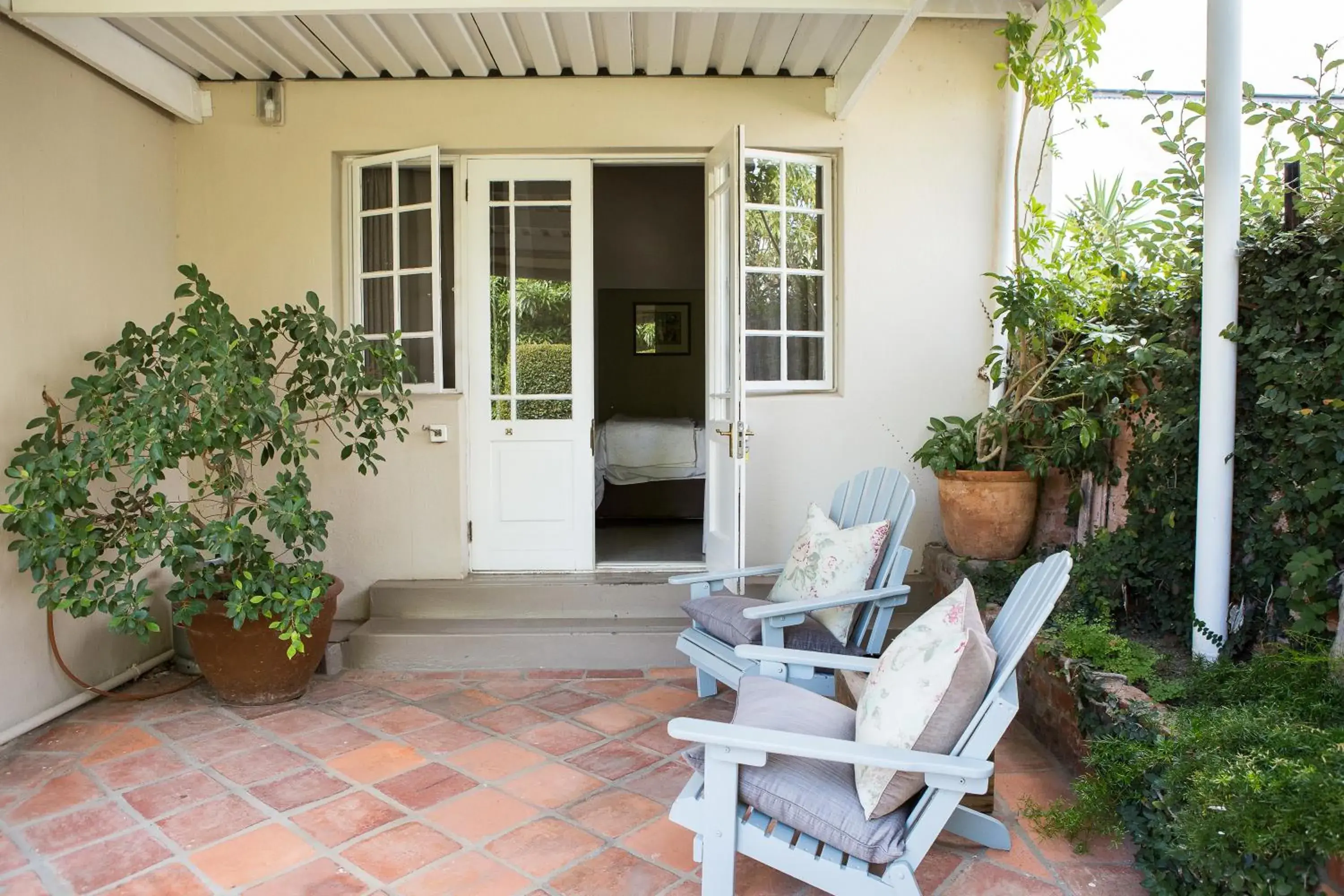 Comfort King Room - single occupancy in The Habit Guesthouse Comfort King Room - single occupancy in The Habit Guesthouse