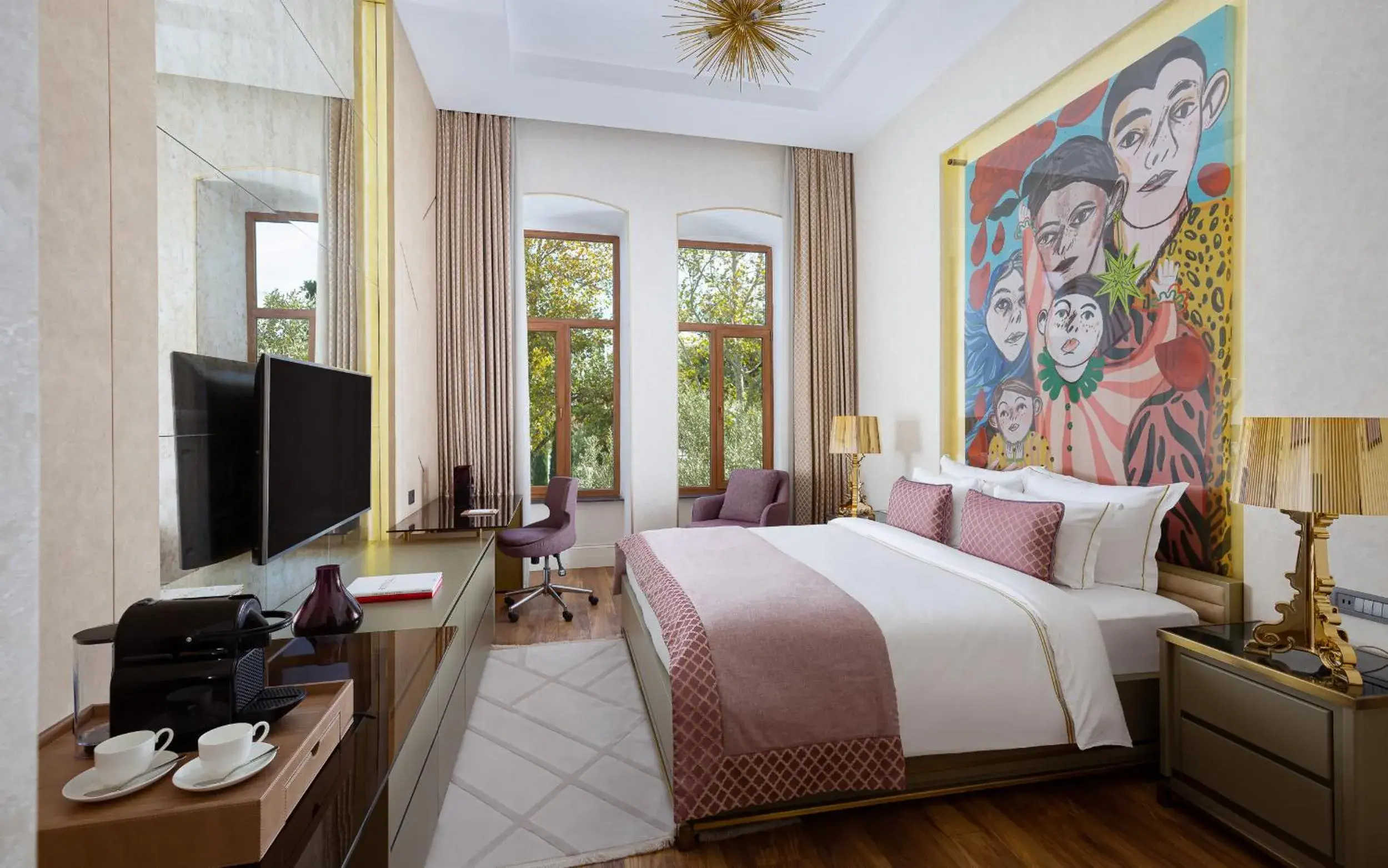 Deluxe King Room in ART Gallery Hotel Deluxe King Room in ART Gallery Hotel