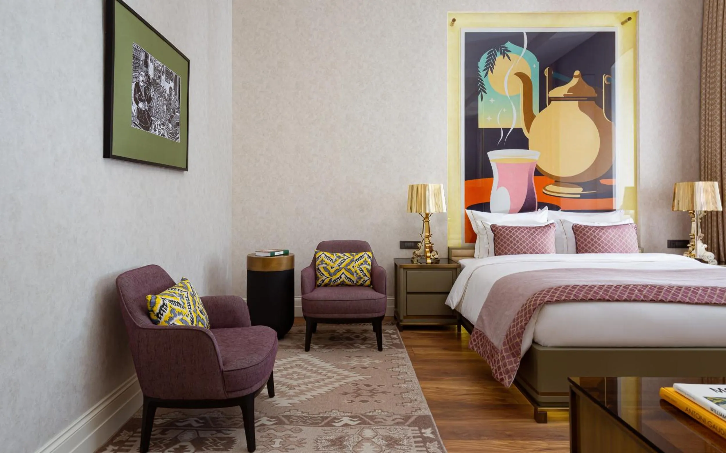 Bed in ART Gallery Hotel