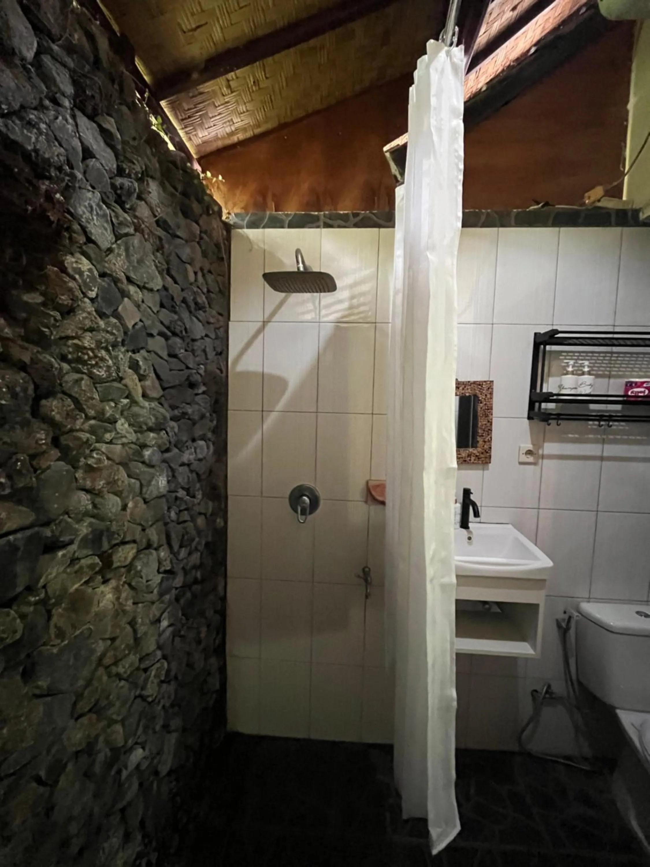 Khrisna Hs and Cottages