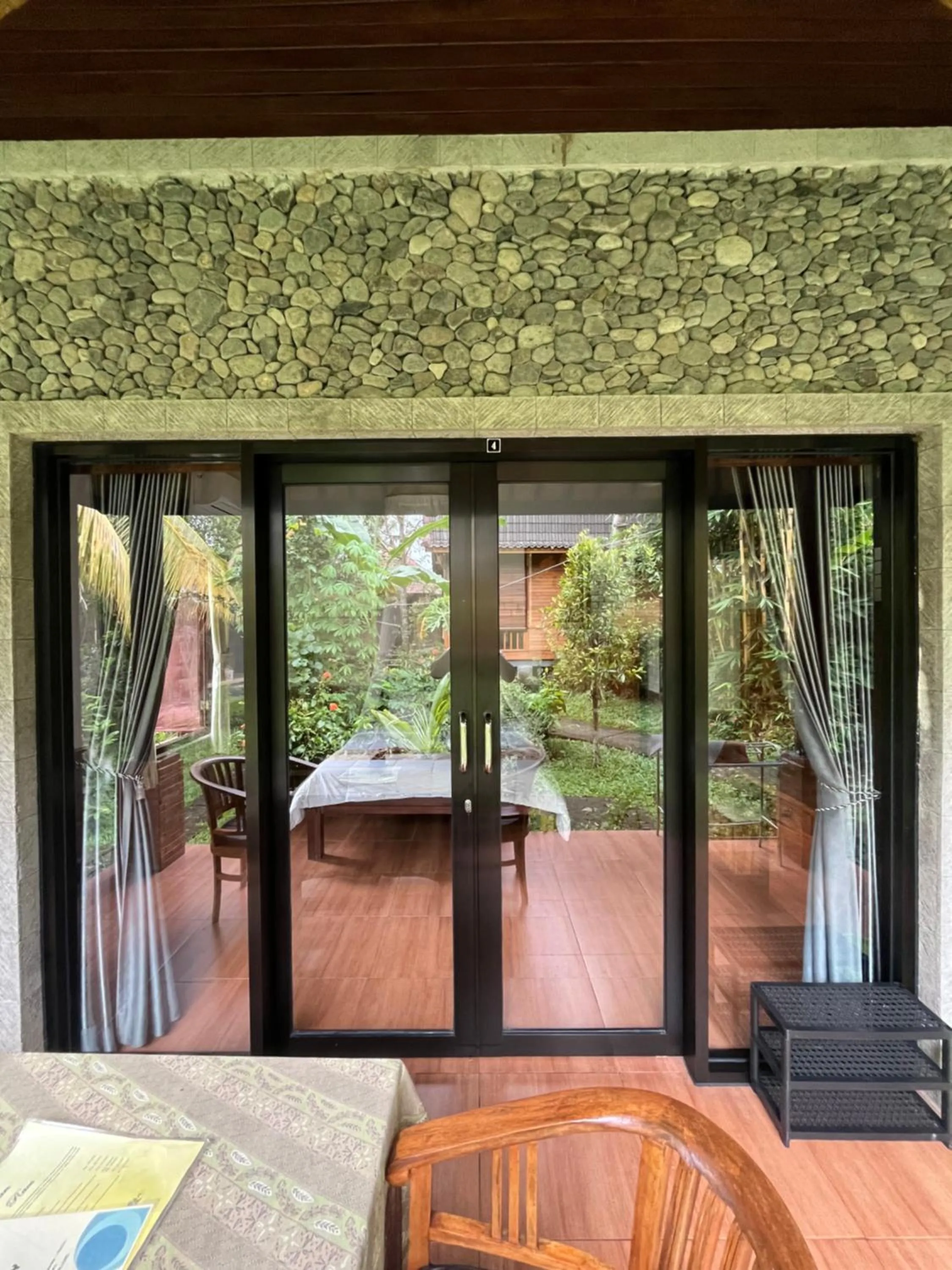 Khrisna Hs and Cottages