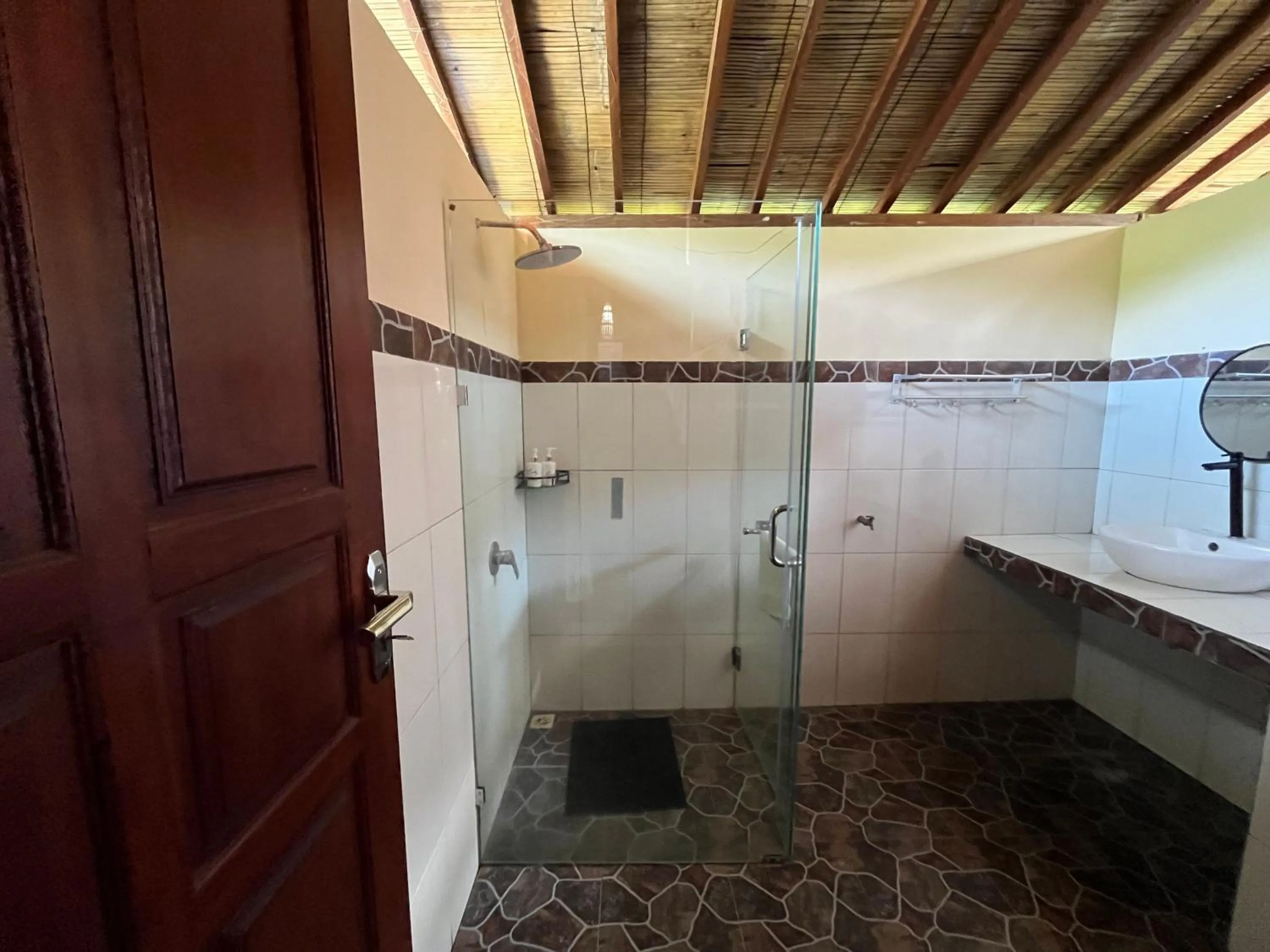 Khrisna Hs and Cottages