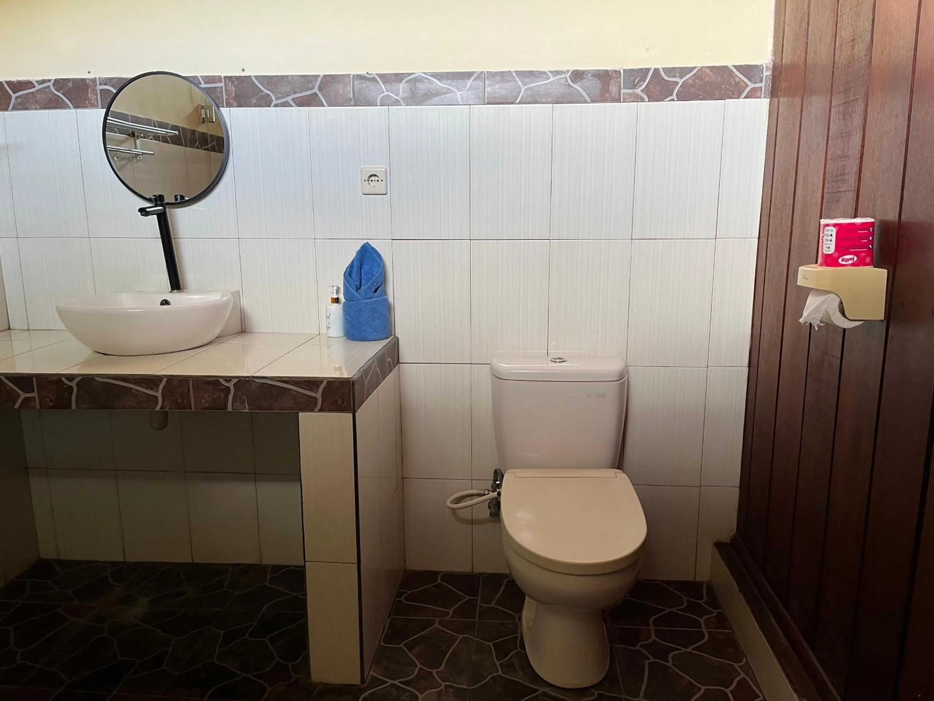 Khrisna Hs and Cottages