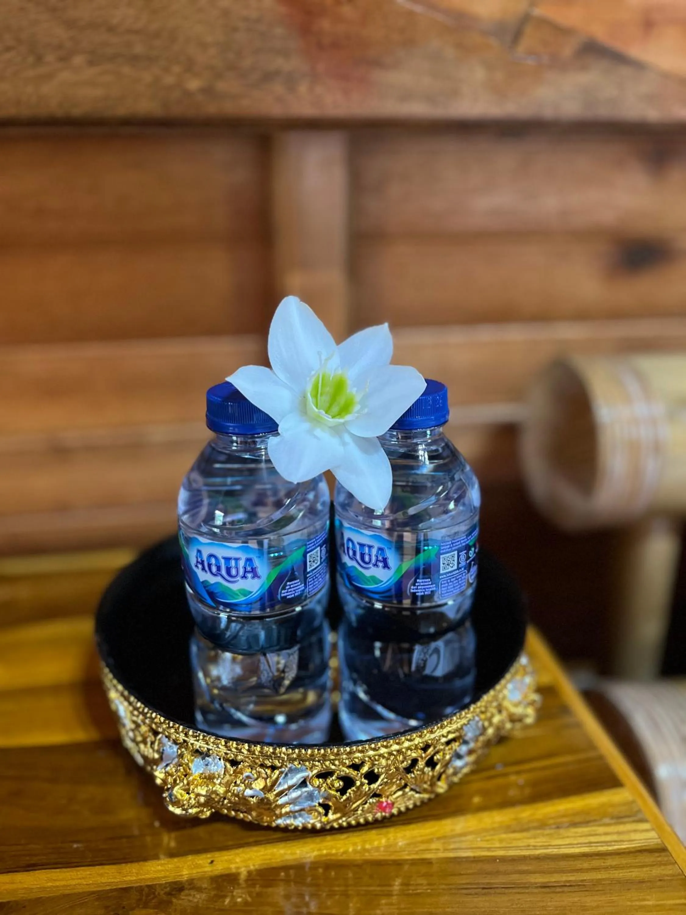 Restaurant/places to eat in Khrisna Hs and Cottages