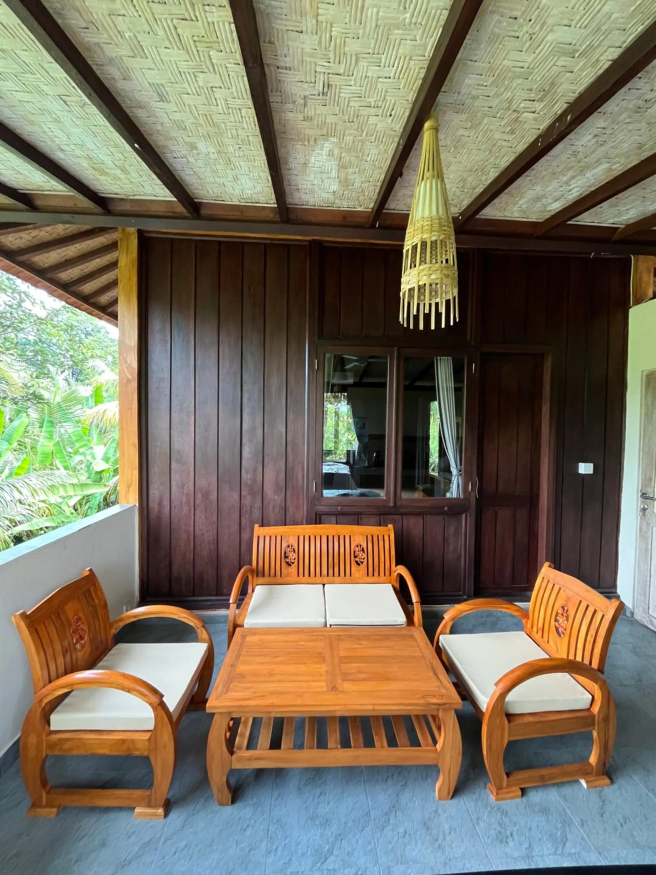 Khrisna Hs and Cottages