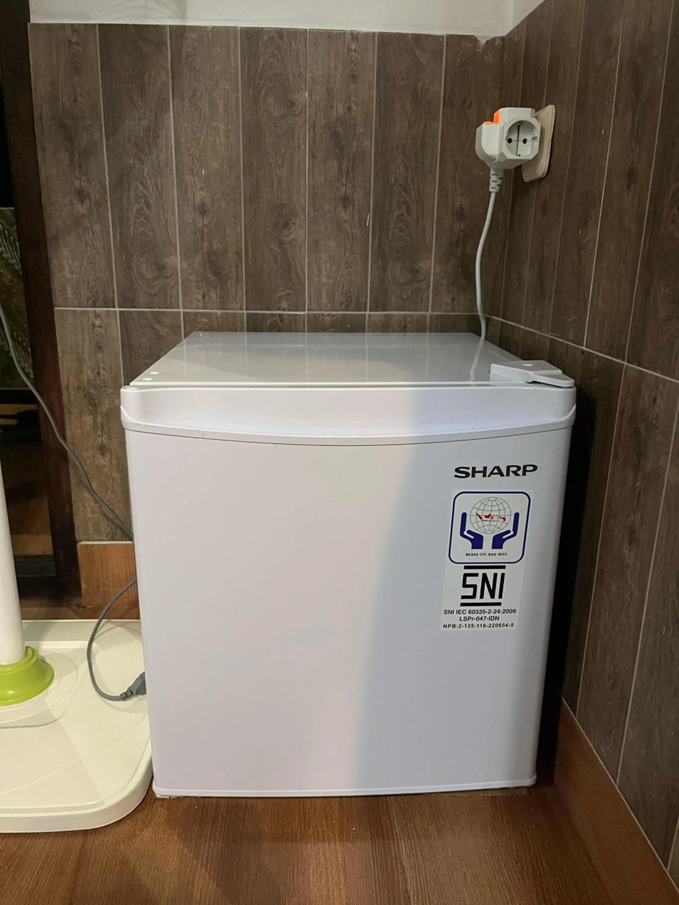 Restaurant/places to eat in Khrisna Hs and Cottages