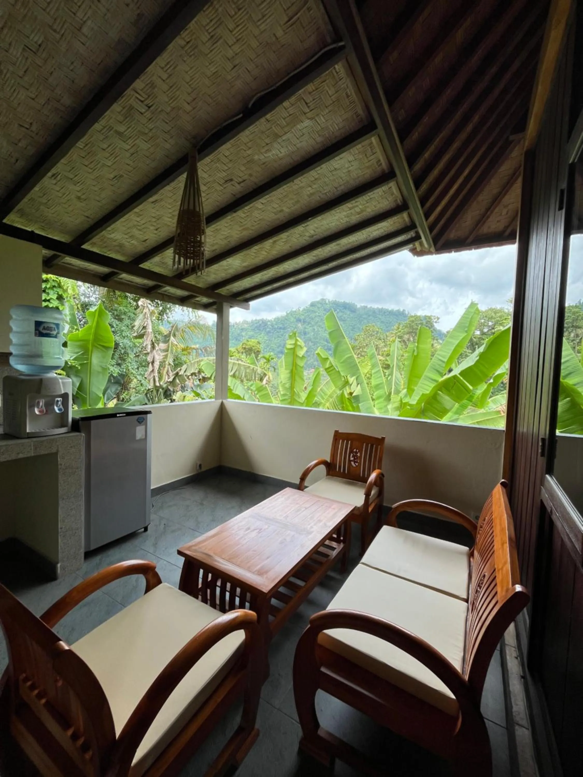 Khrisna Hs and Cottages