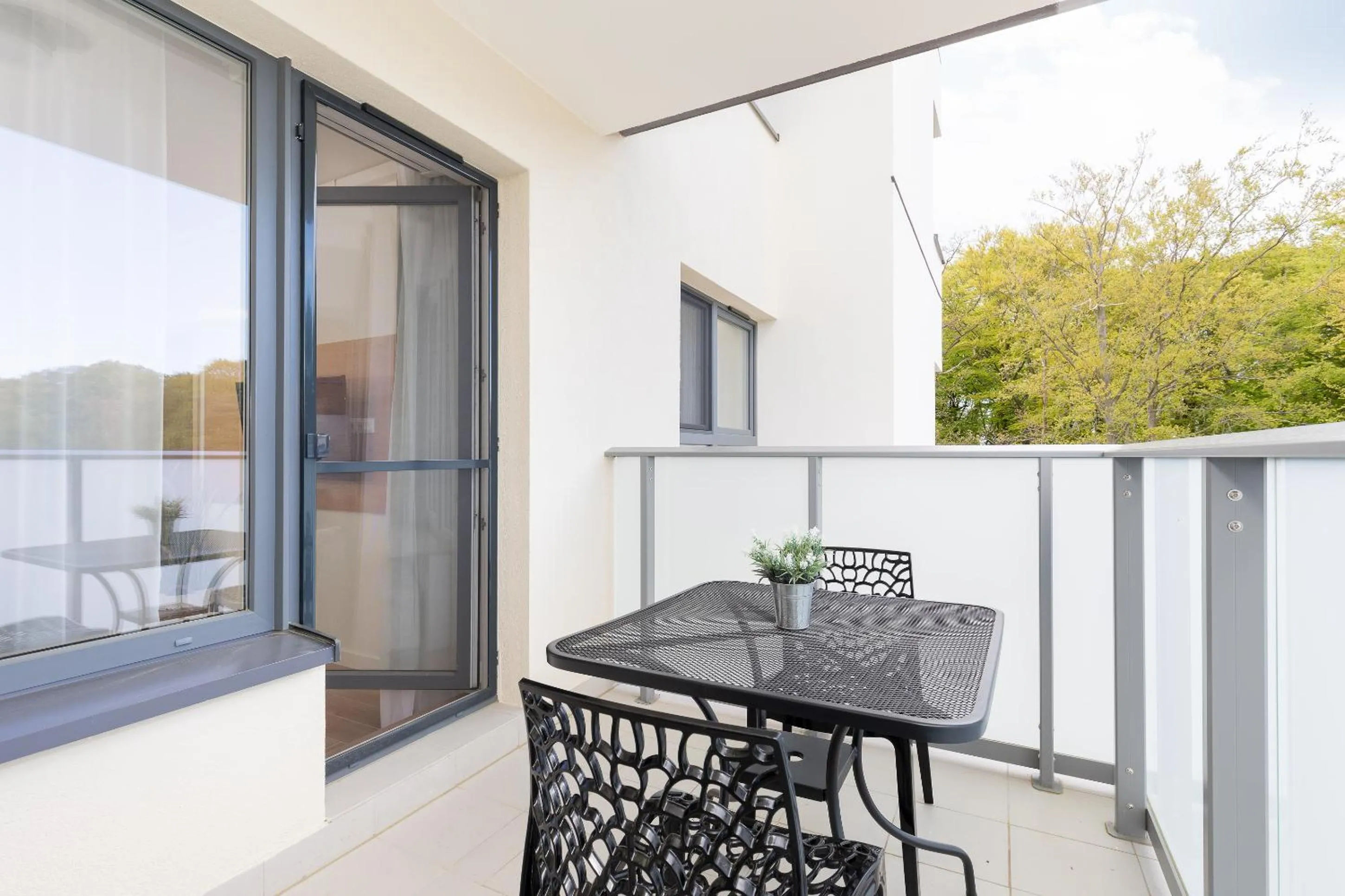 One-Bedroom Apartment in Aquamarina Onyx Marina Invest