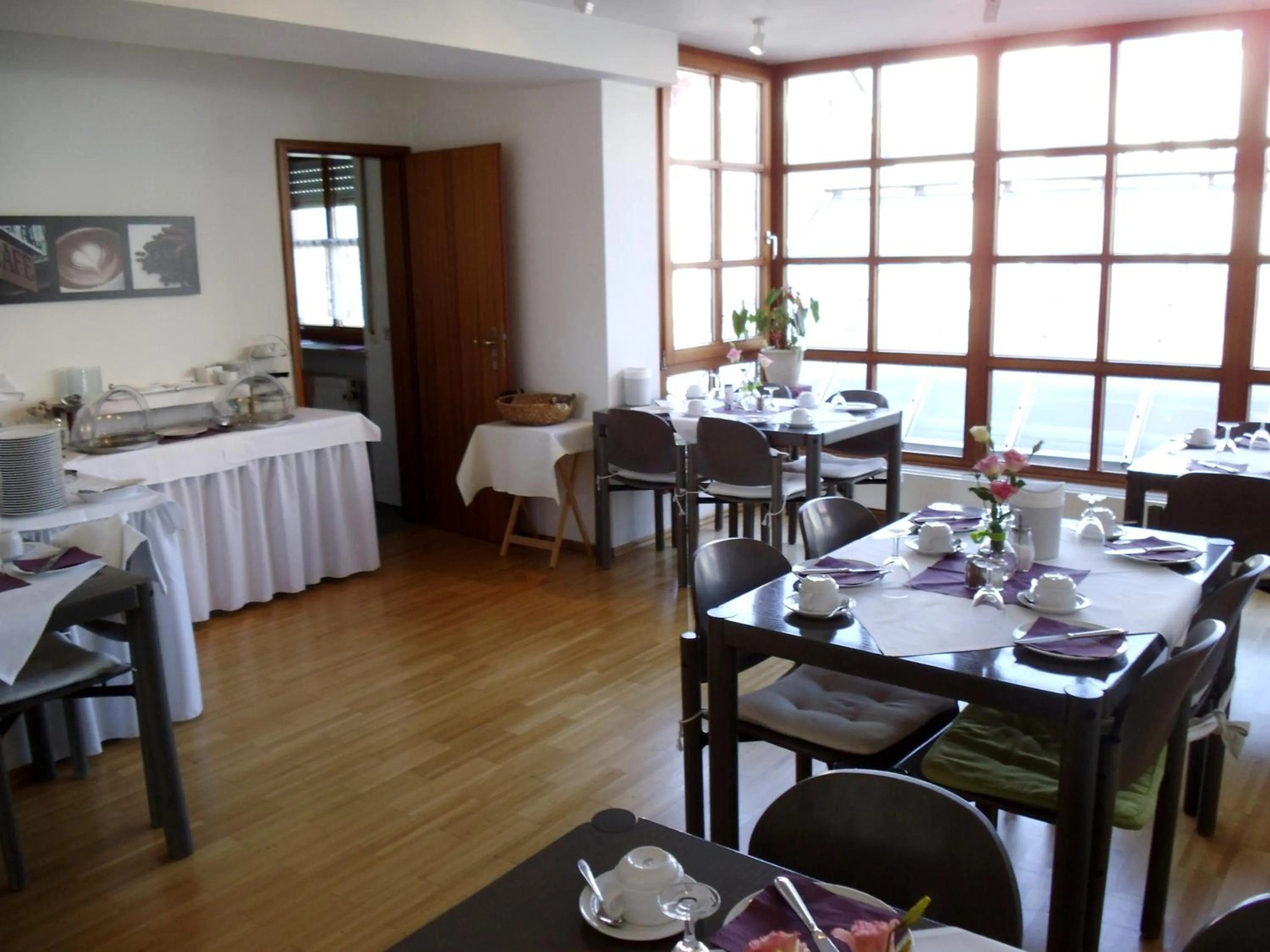 Restaurant/places to eat in Hotel zum Brunnen