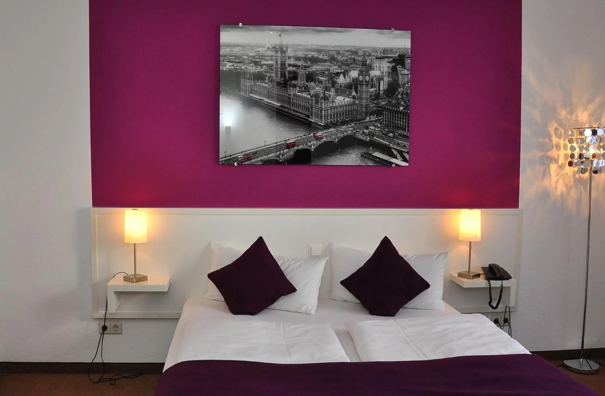 Bedroom, Bed in Hotel zum Brunnen