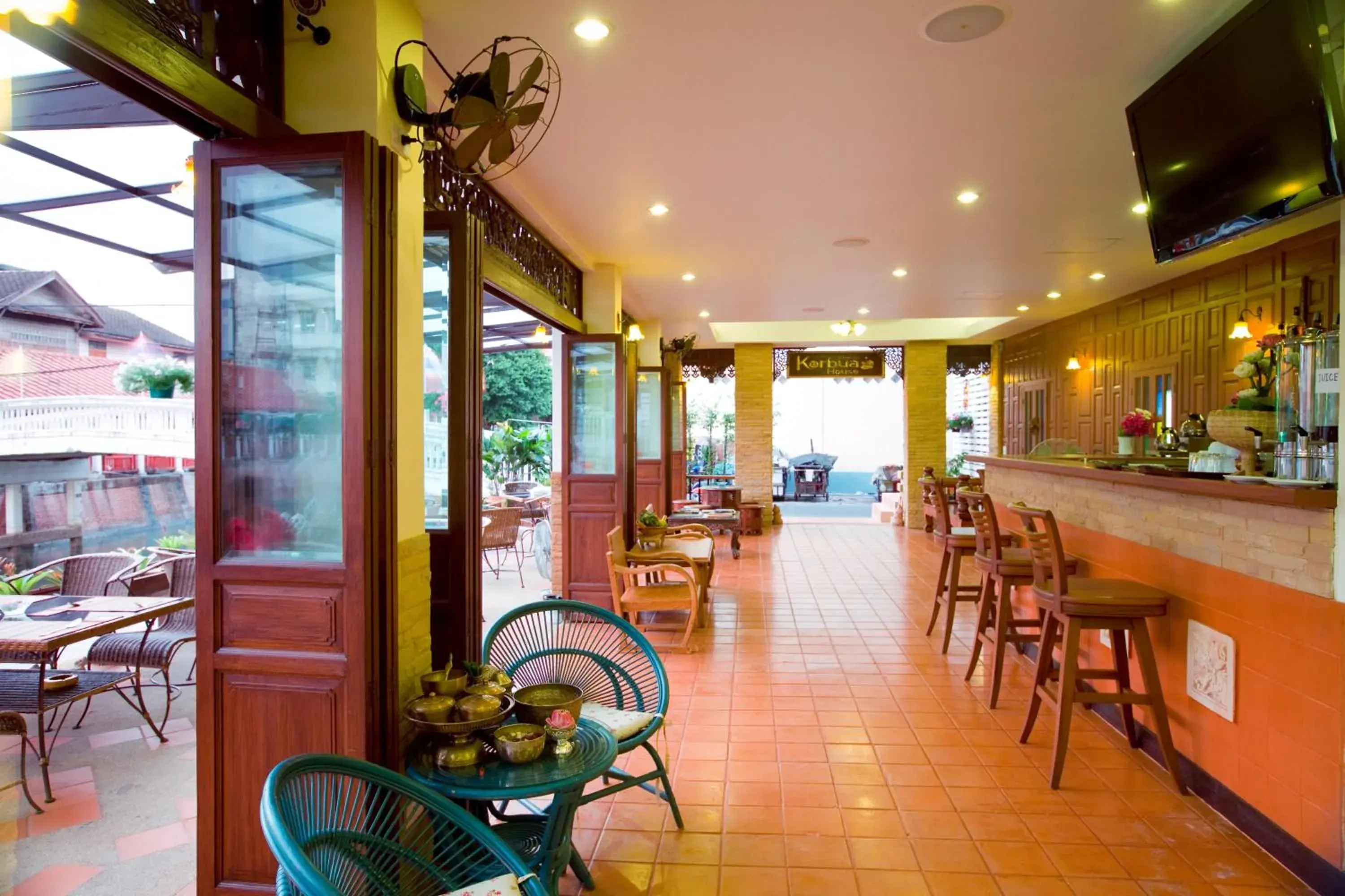 Lounge or bar in Korbua House Lounge or bar in Korbua House