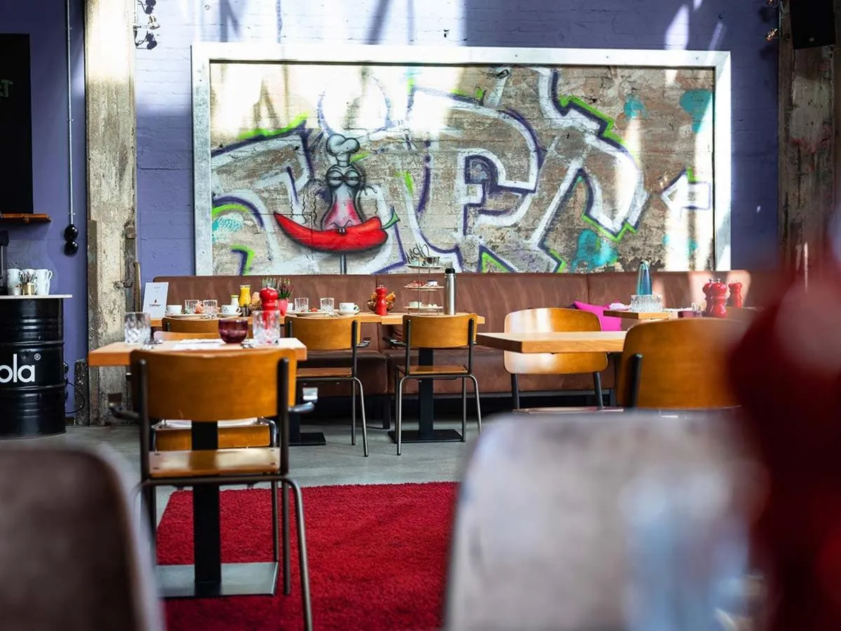 Restaurant/places to eat in Altes Stahlwerk Business & Lifestyle Hotel