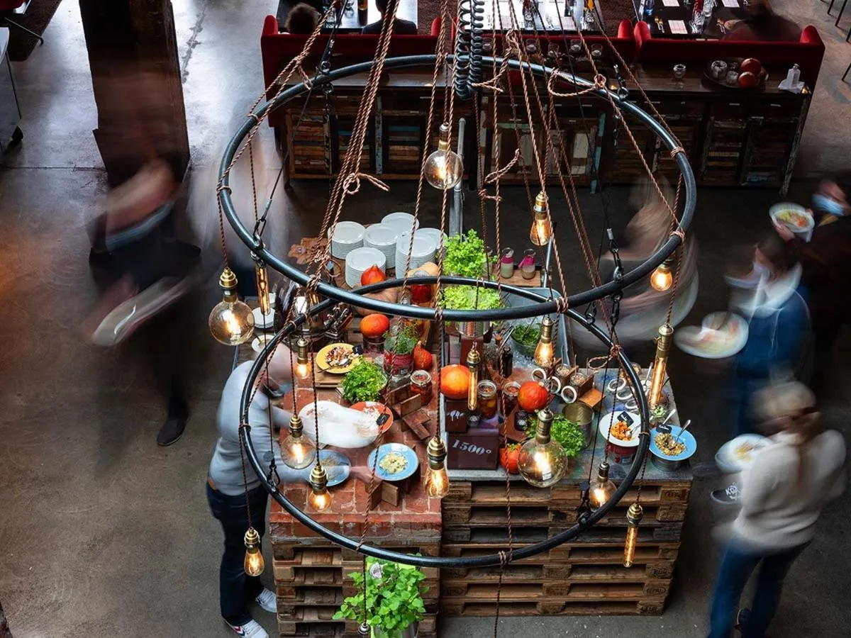 Restaurant/places to eat in Altes Stahlwerk Business & Lifestyle Hotel