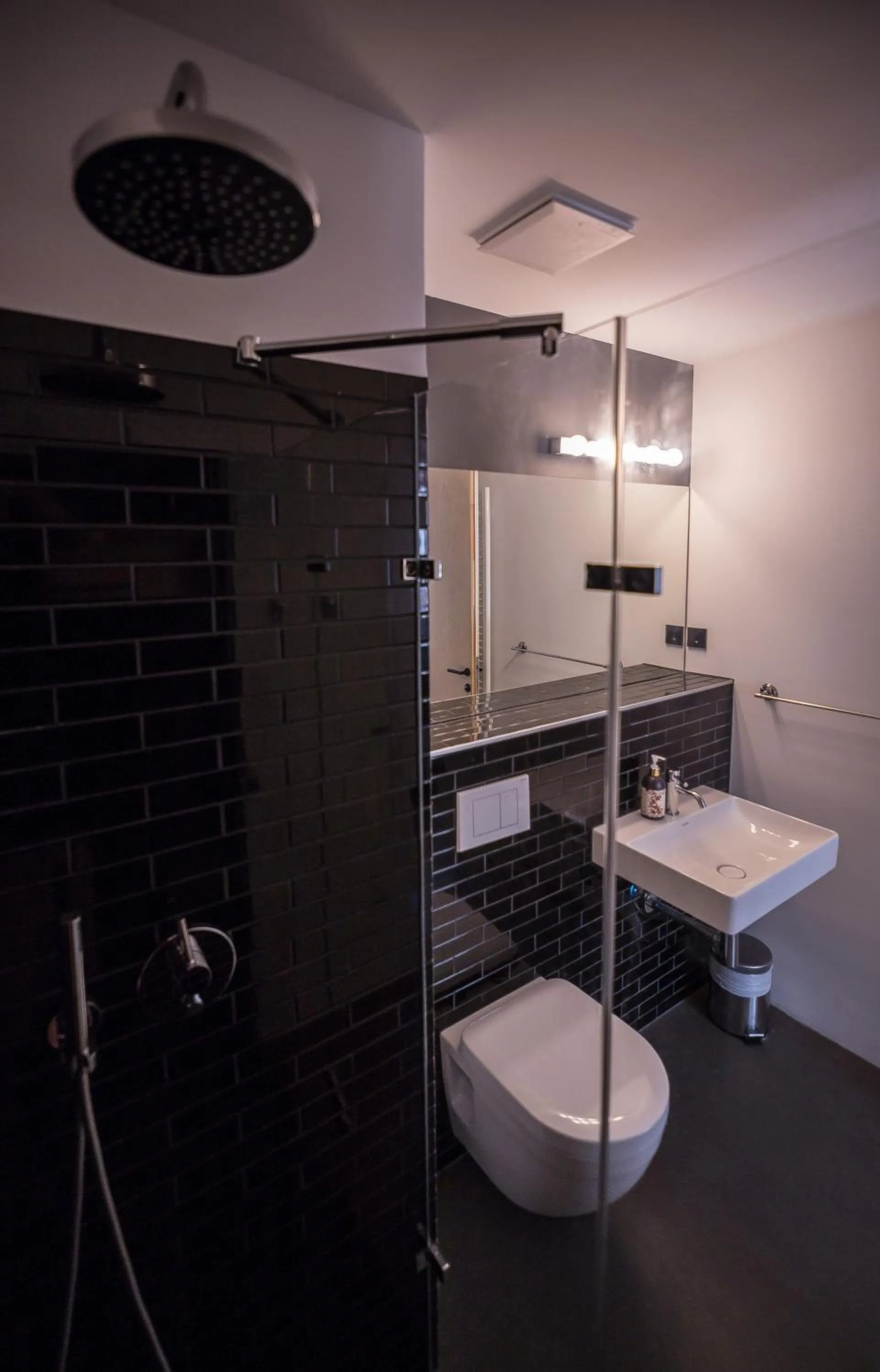 Bathroom in Nena Apartments Metropolpark Berlin - Mitte -Adult Only