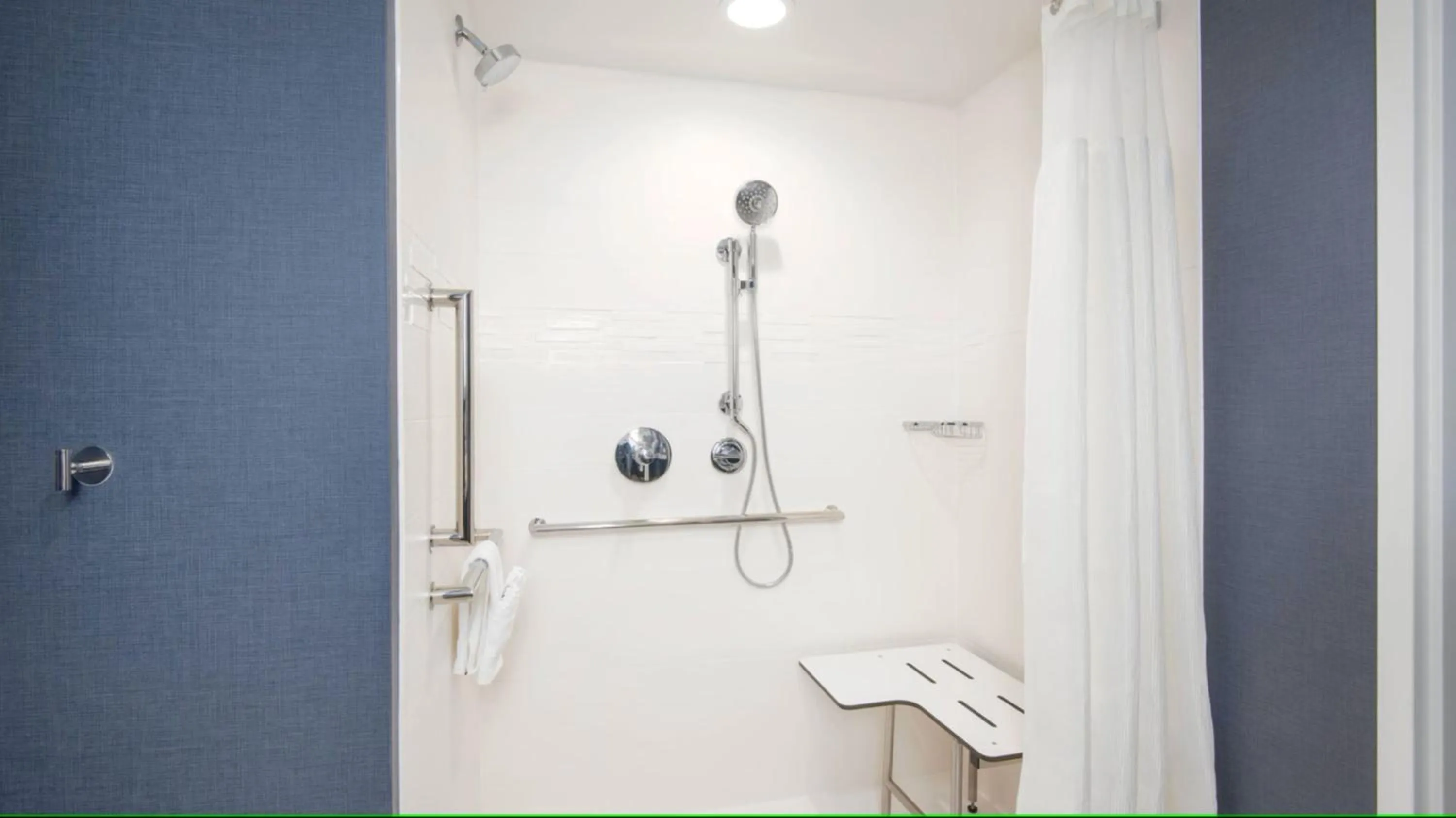 Bathroom in Residence Inn by Marriott Cleveland Airport/Middleburg Heights