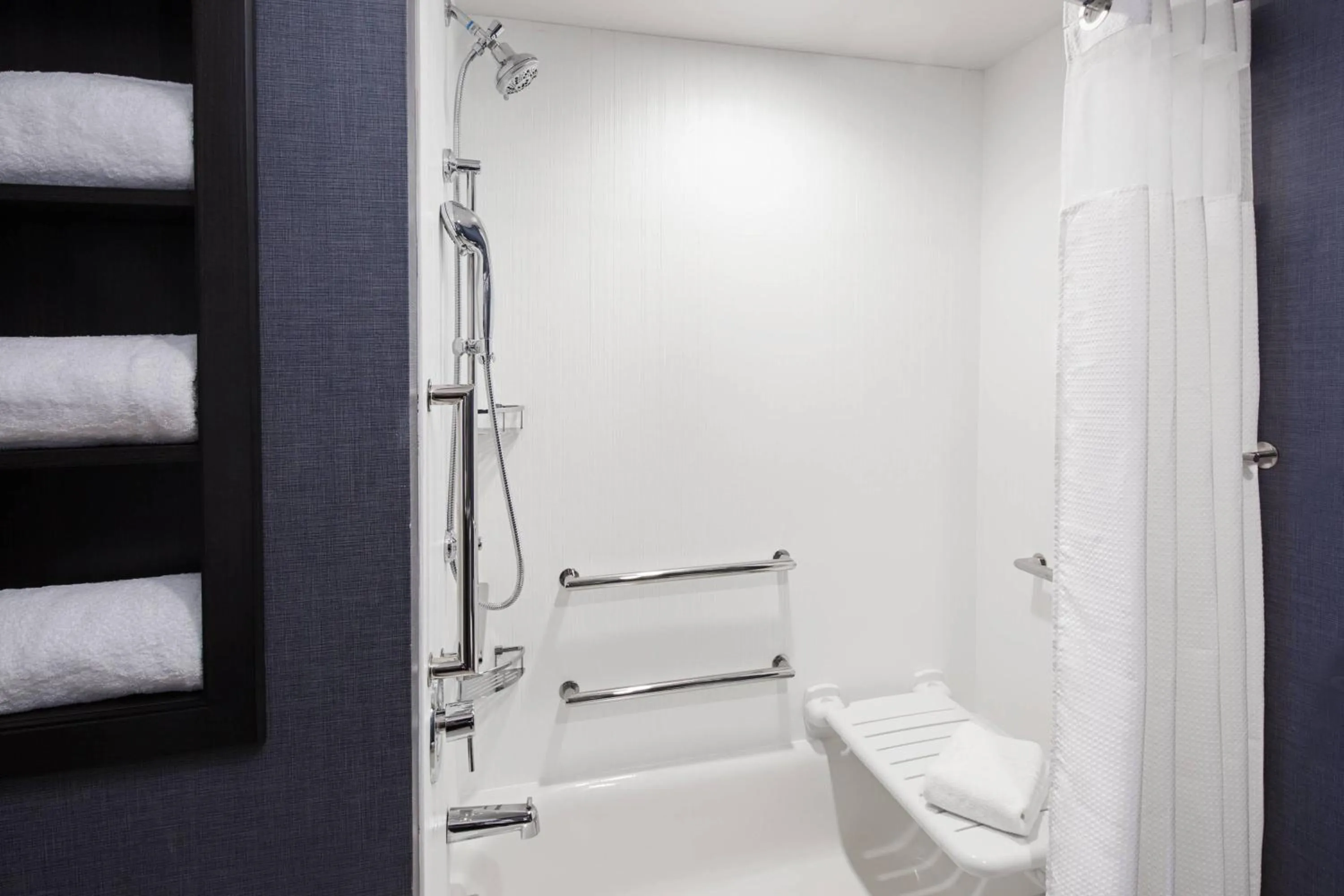 Bathroom in Residence Inn by Marriott Knoxville Downtown