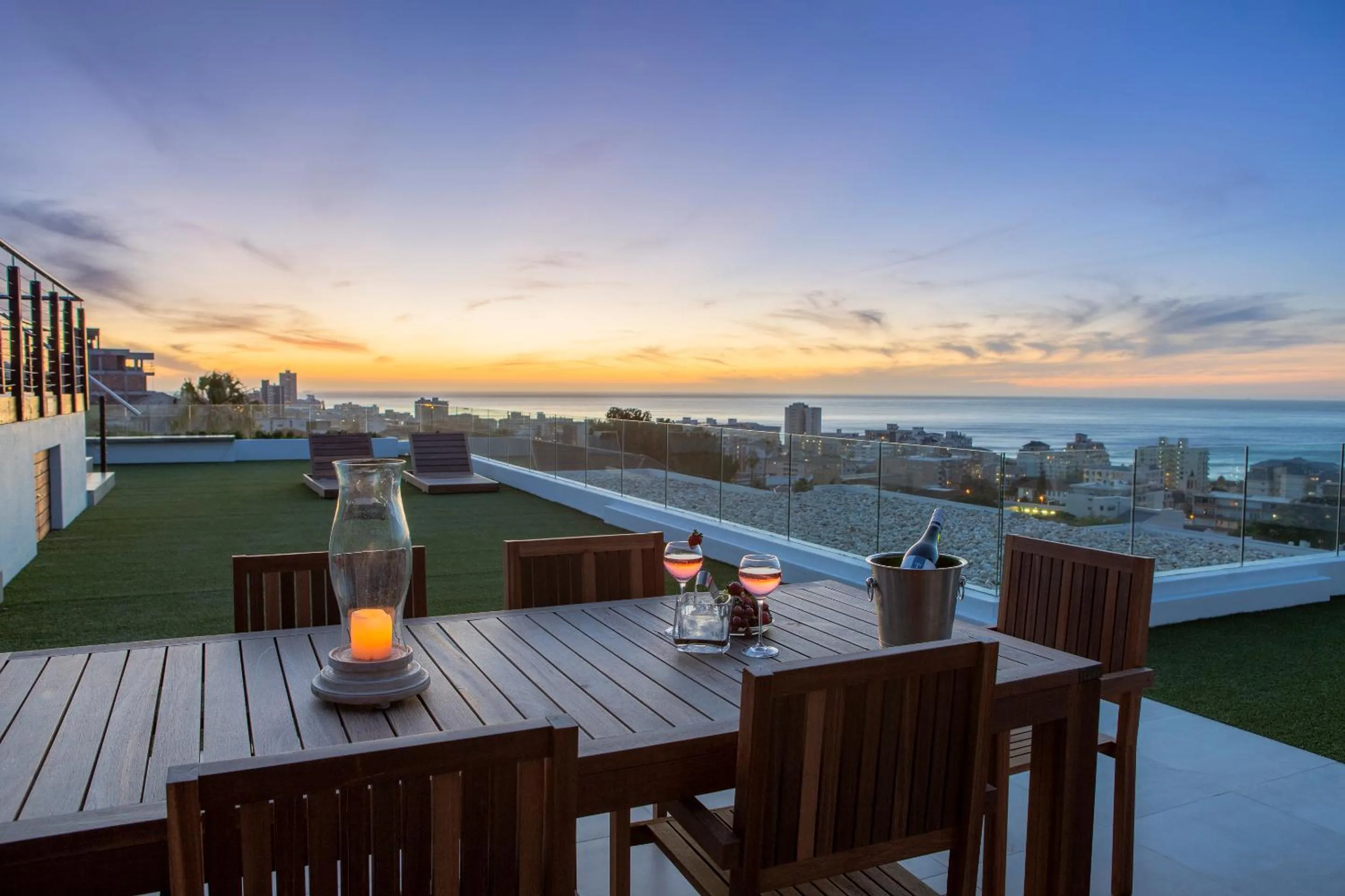 Swimming pool in Elements Luxury Suites by Totalstay