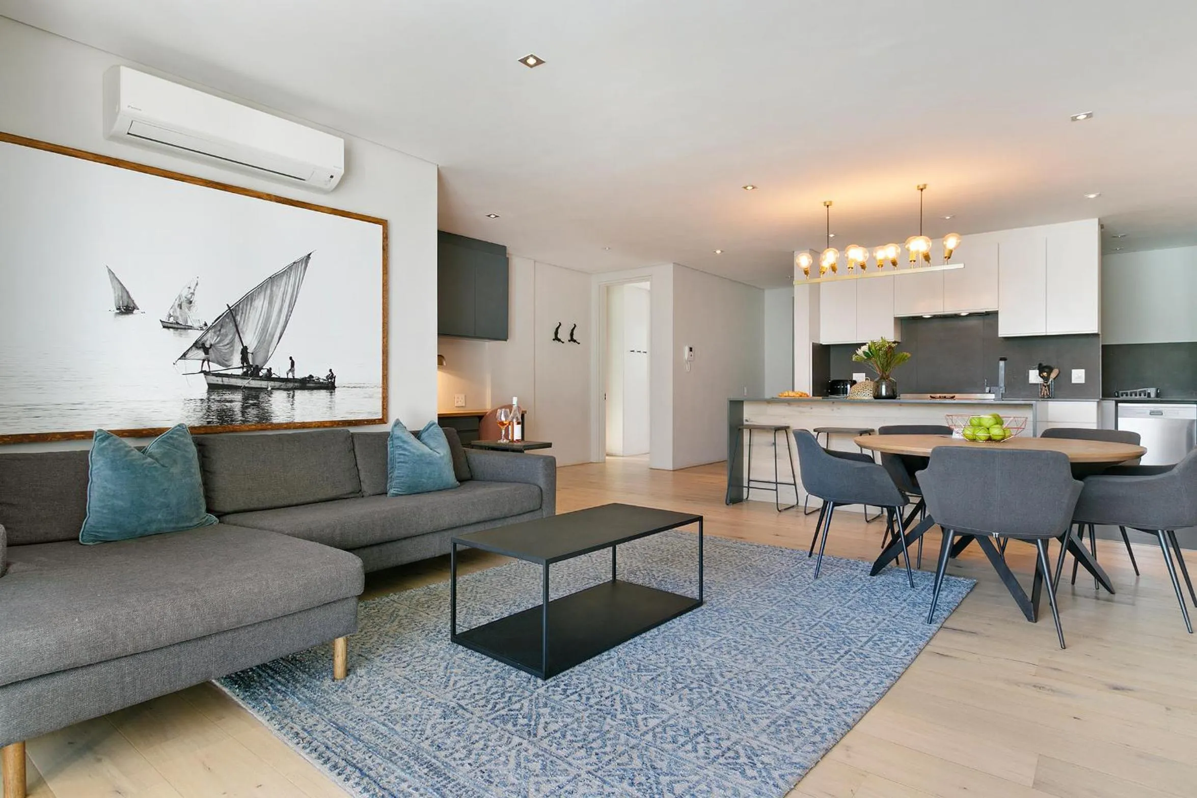 Living room in Elements Luxury Suites by Totalstay