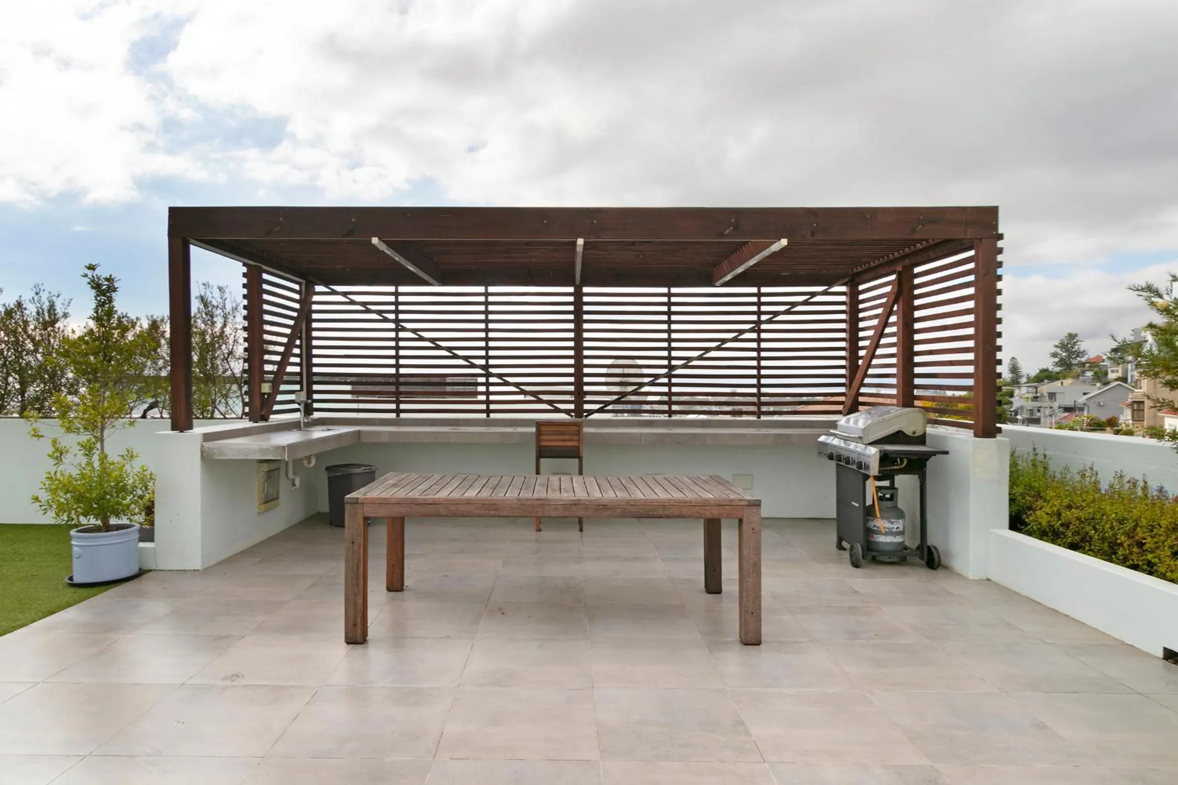 BBQ facilities in Elements Luxury Suites by Totalstay