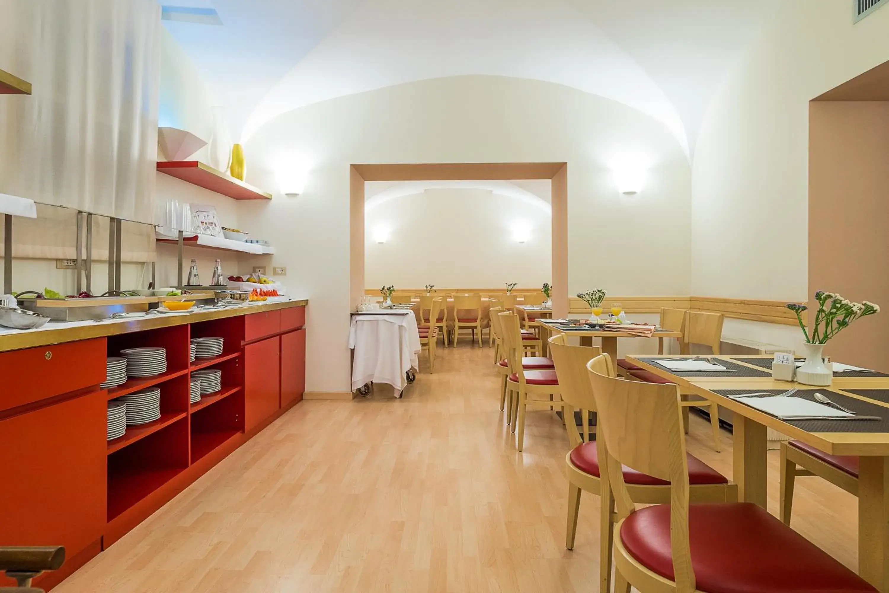 Restaurant/places to eat in Hotel Garibaldi Restaurant/places to eat in Hotel Garibaldi