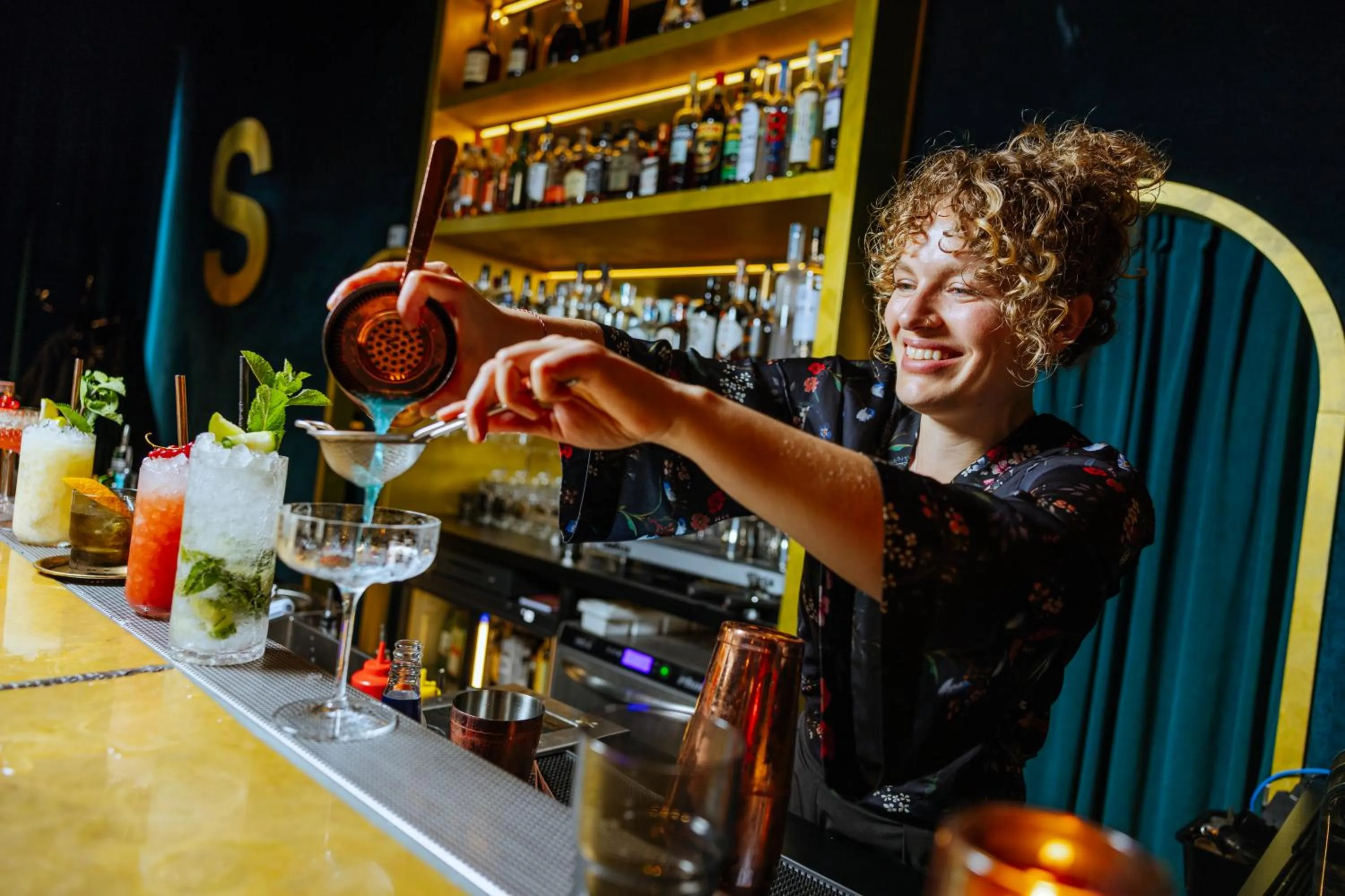 Lounge or bar in SUPPER Hotel