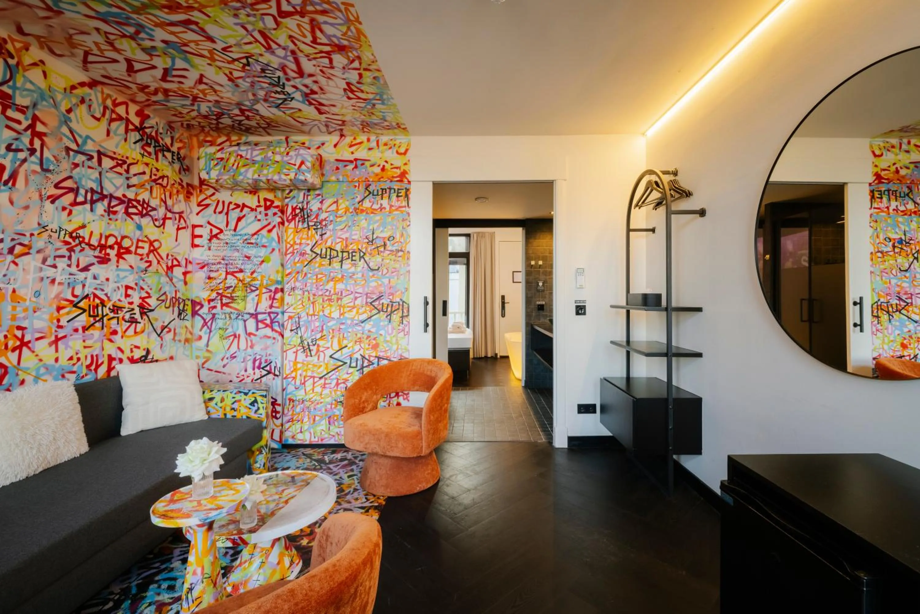 SUPPER Hotel