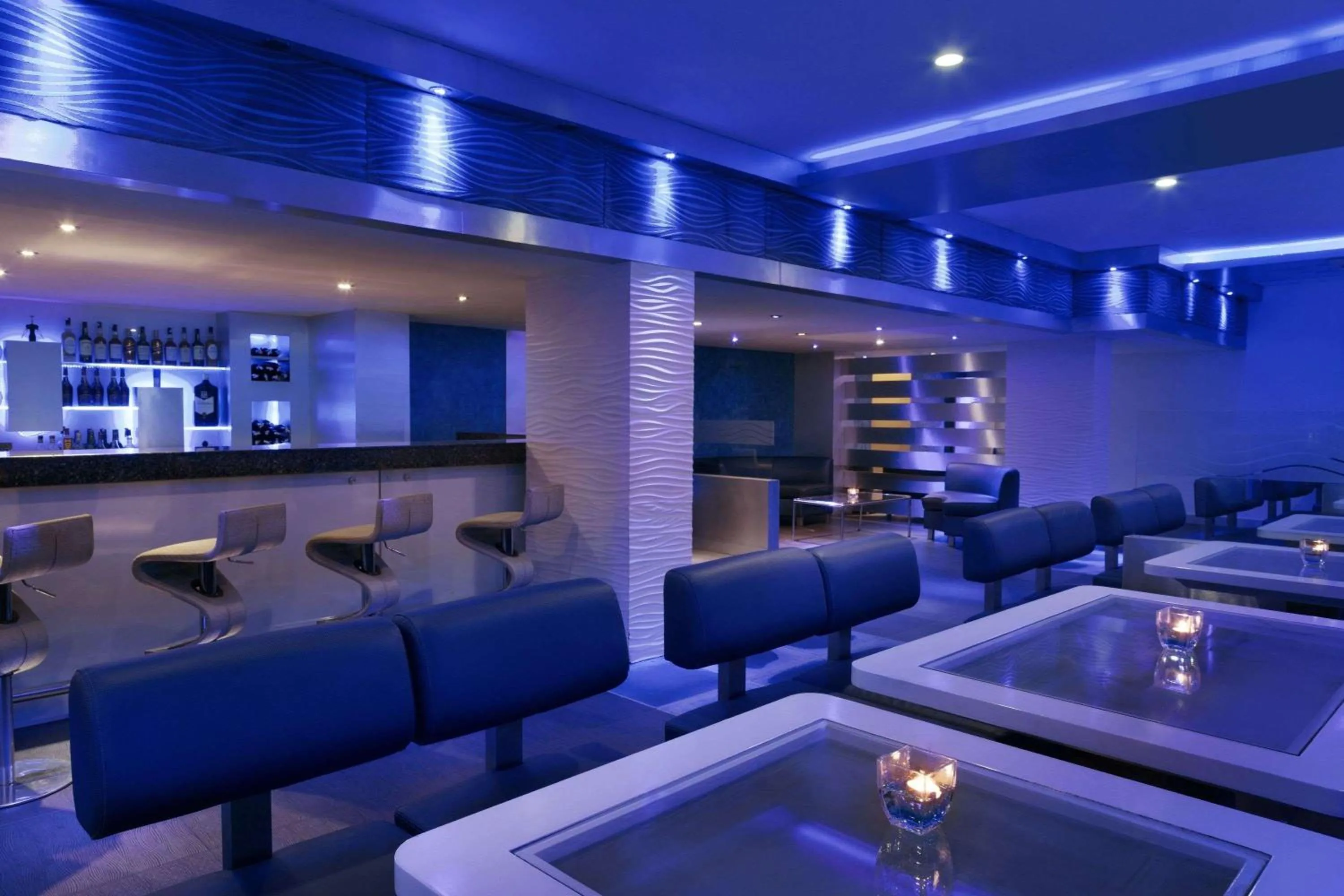 Lounge or bar in Ramada by Wyndham Chennai Egmore