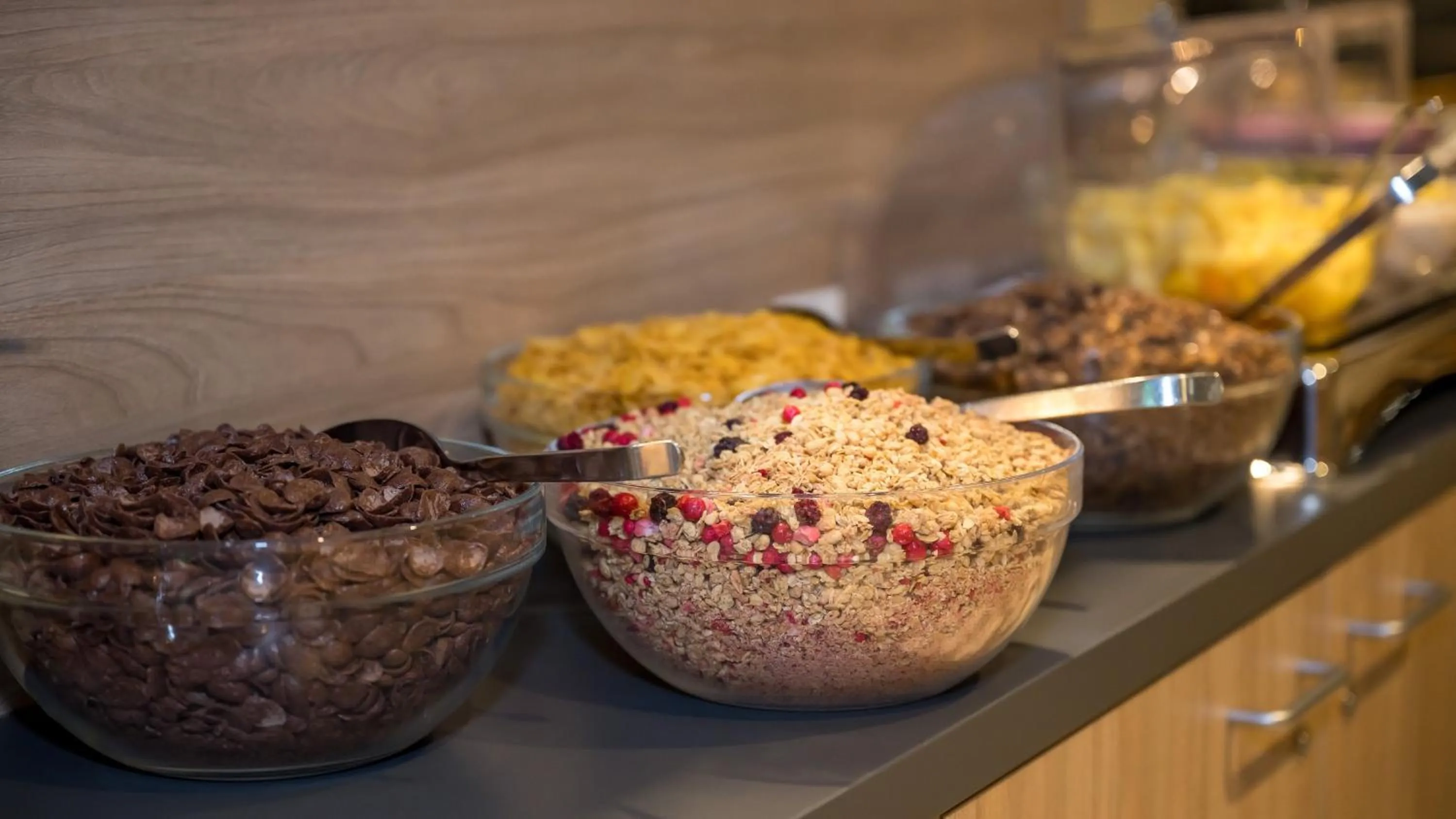 Restaurant/places to eat in Holiday Inn Express - Luzern - Kriens by IHG