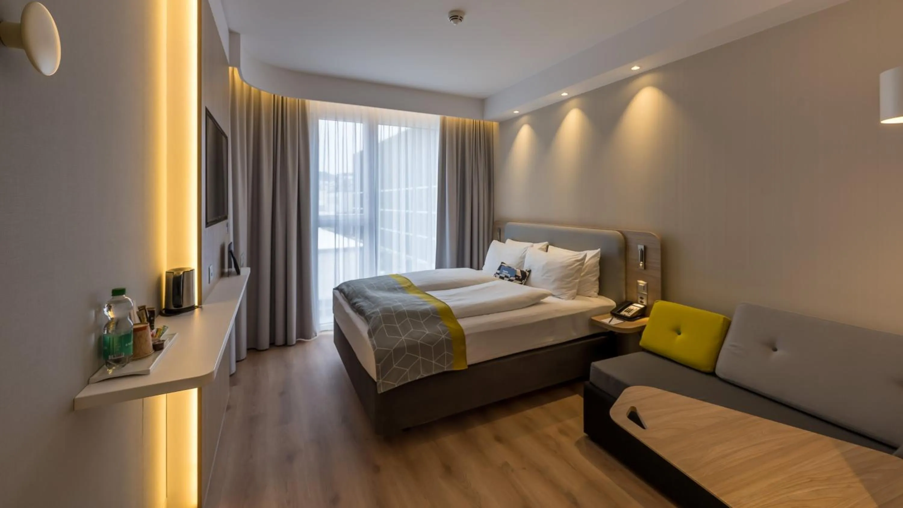 Photo of the whole room, Bed in Holiday Inn Express - Luzern - Kriens by IHG