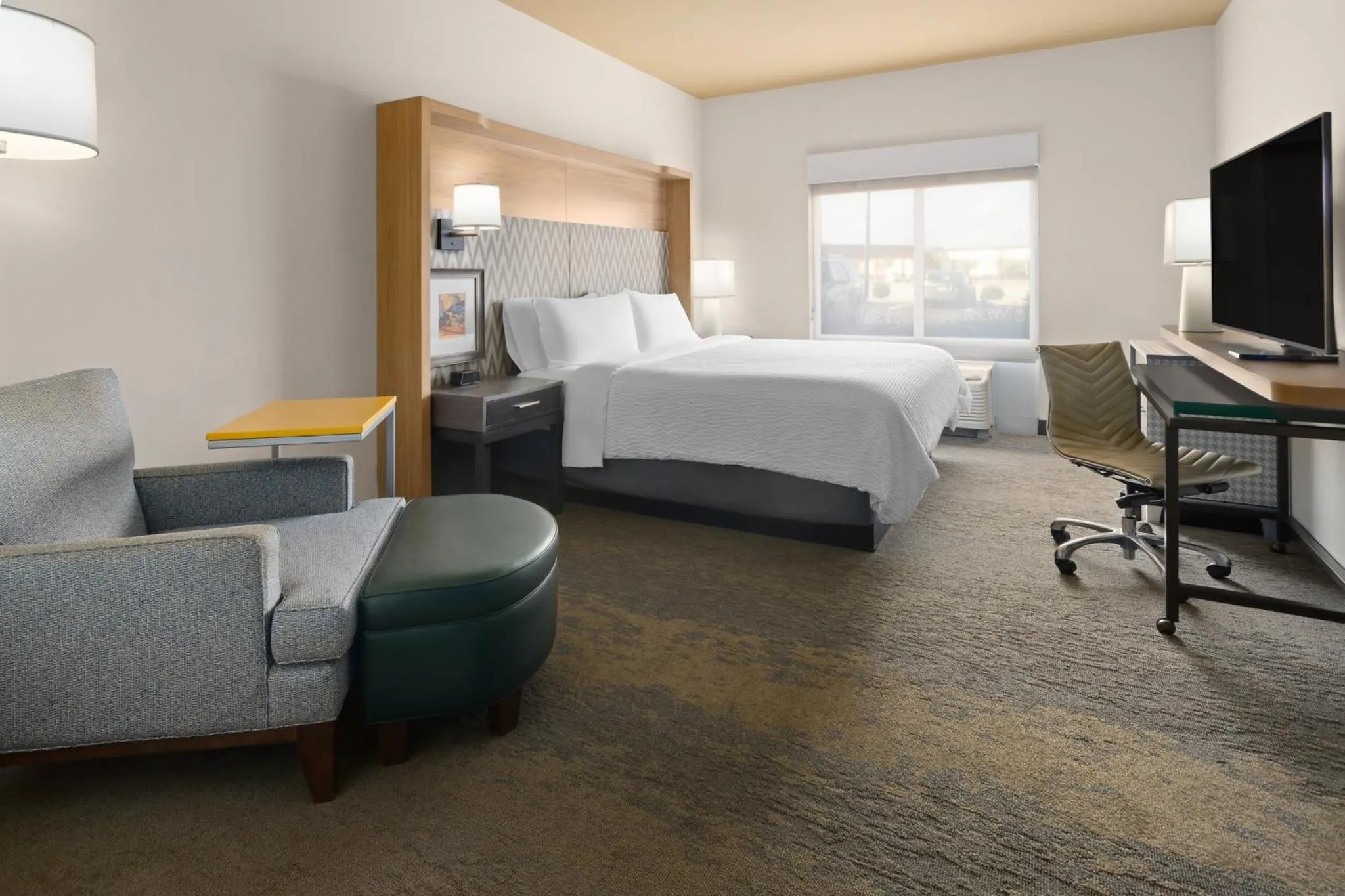 Photo of the whole room, Bed in Holiday Inn & Suites - Savannah Airport - Pooler by IHG