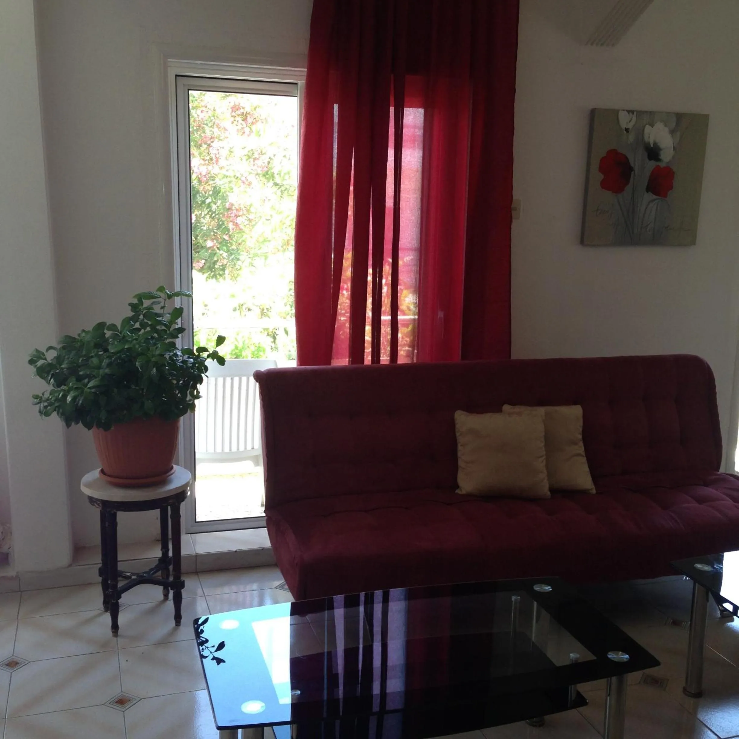 Communal lounge/ TV room in Zefyros Hotel