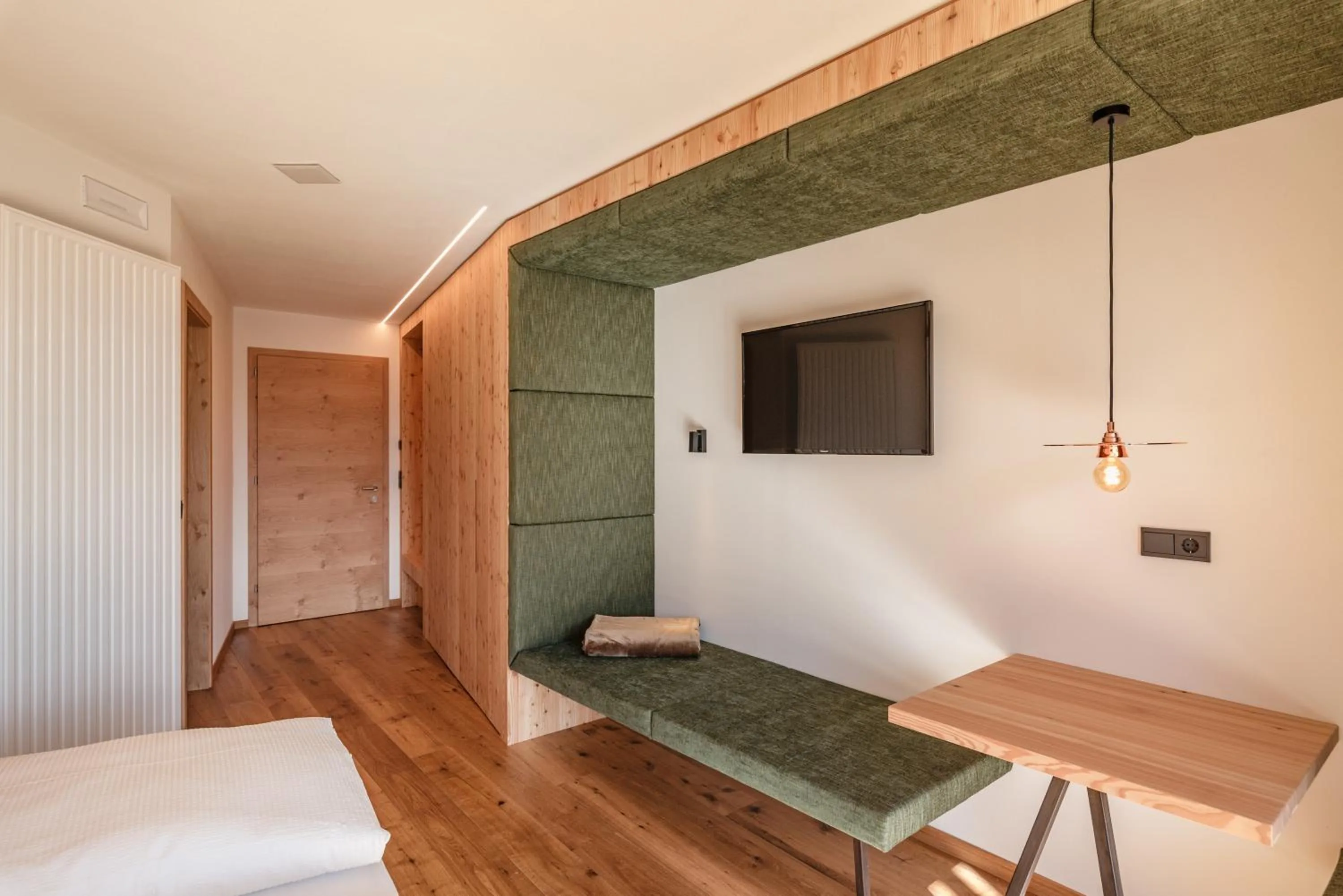 Seating area, Bed in Oberhauser Hütte Rodenecker - Lüsner Alm