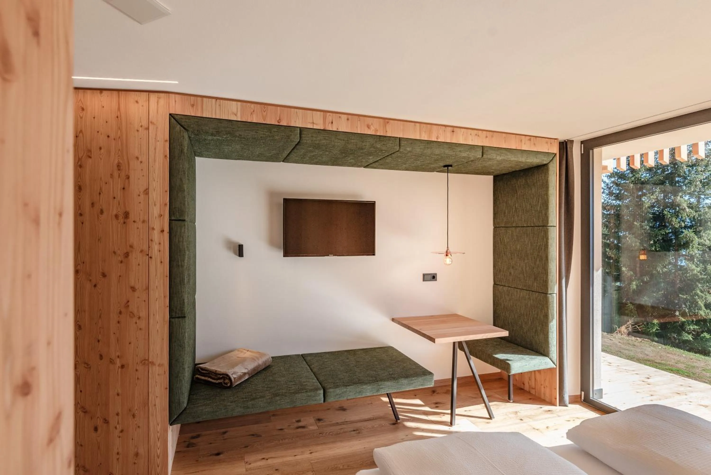 Seating area, Bed in Oberhauser Hütte Rodenecker - Lüsner Alm