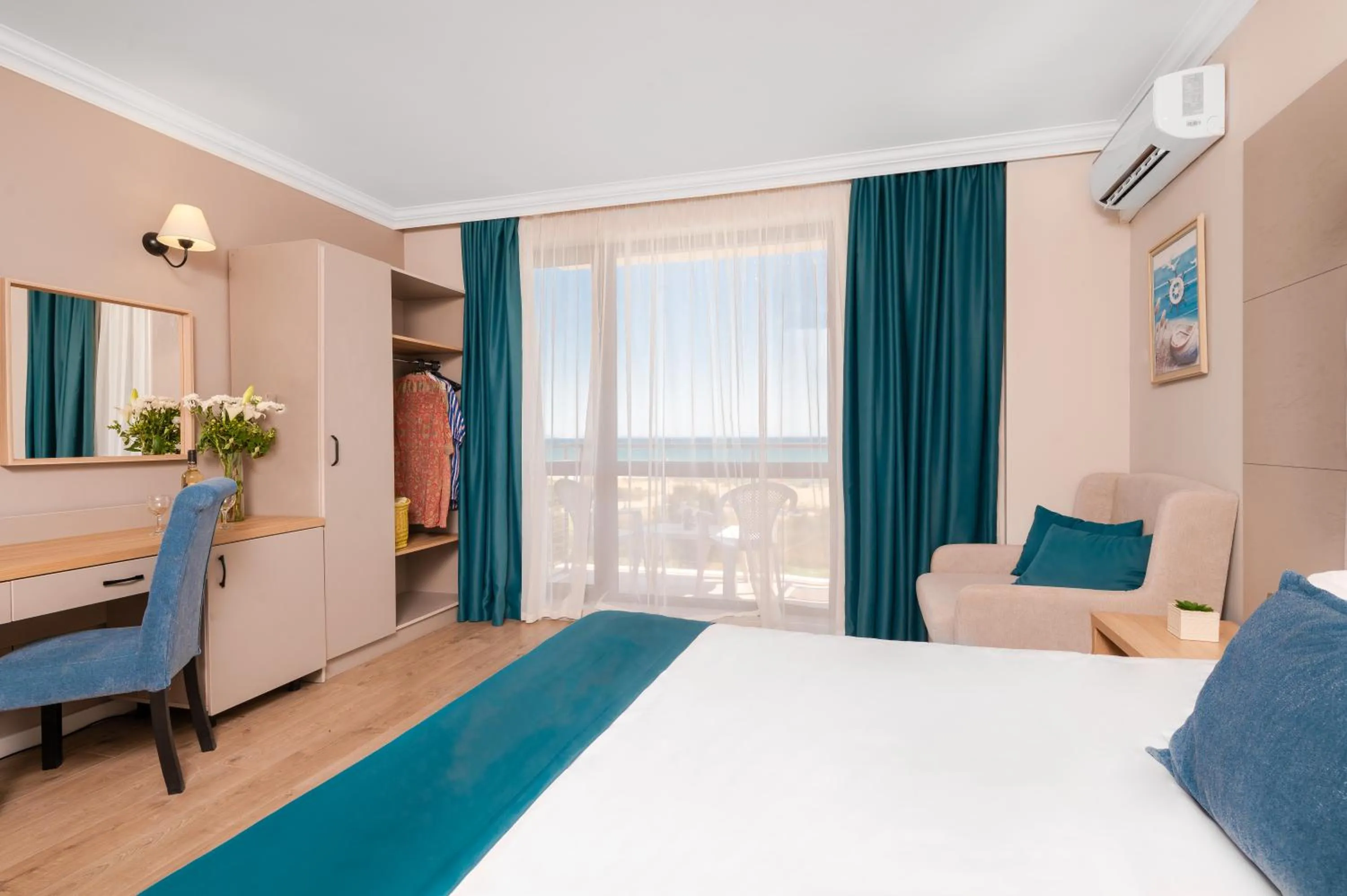 Bed in Veramar Hotel - All Inclusive & Free Beach