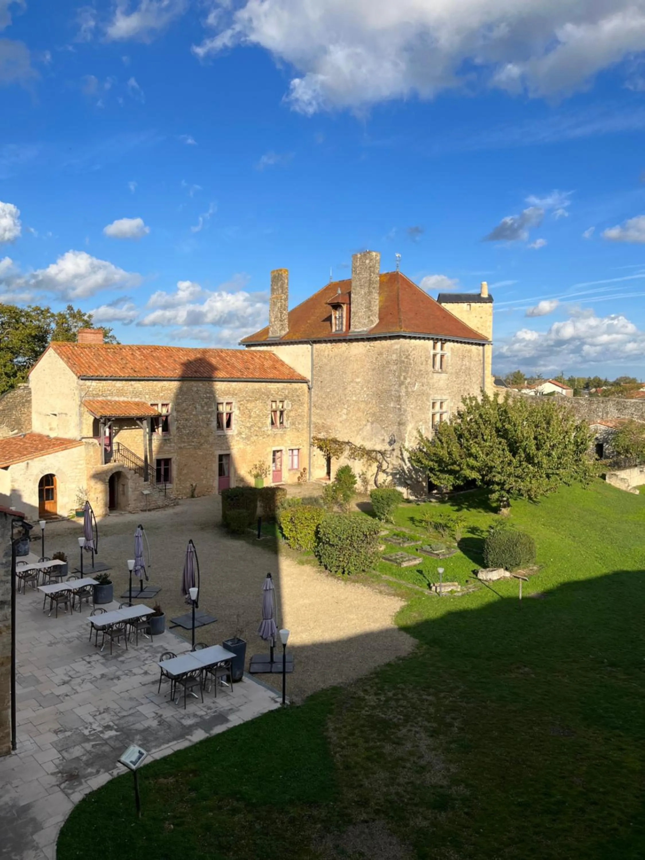 Property building in Le Vieux Chateau