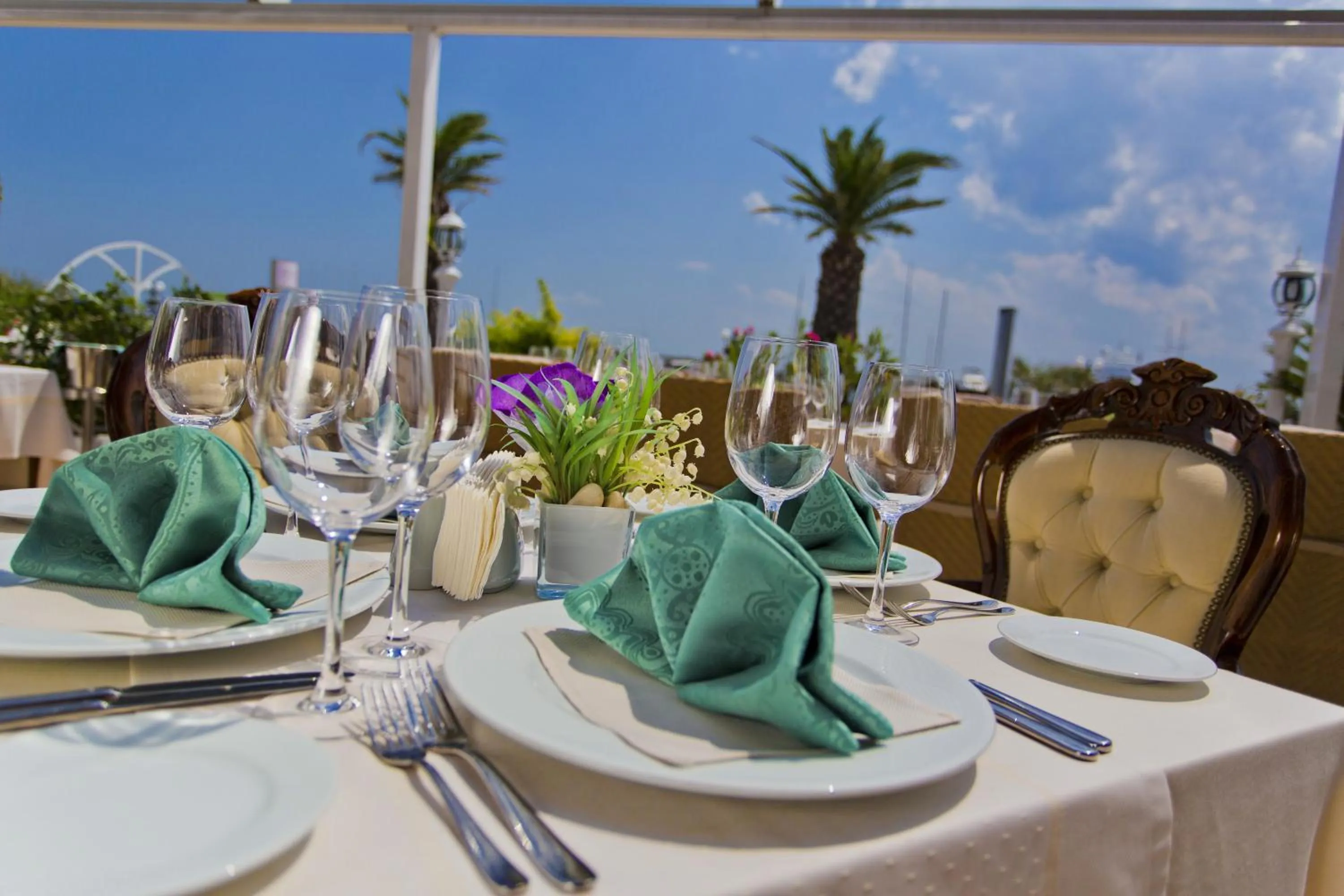 Restaurant/places to eat in Hotel Palace Marina Dinevi