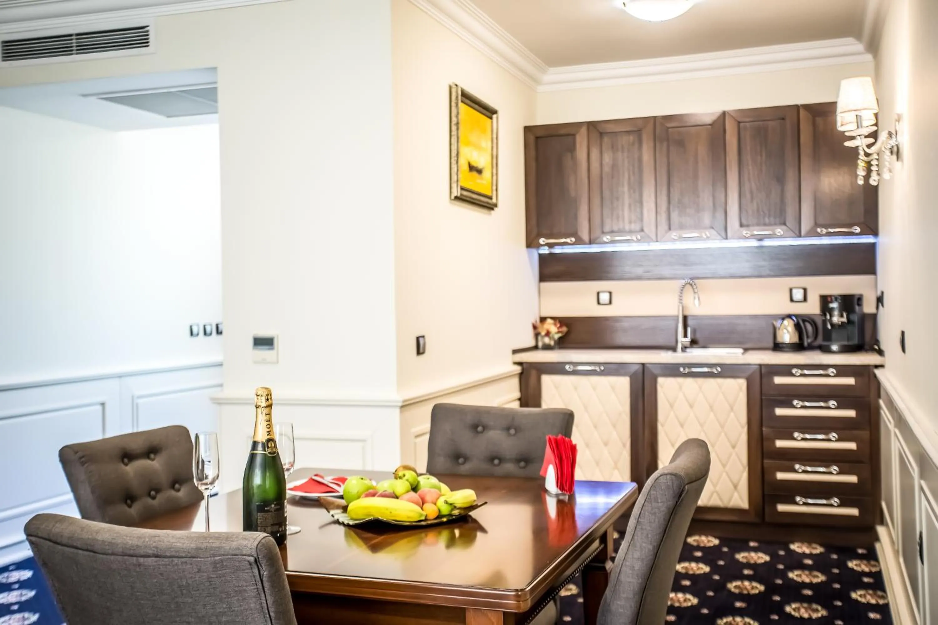 Dining area in Hotel Palace Marina Dinevi