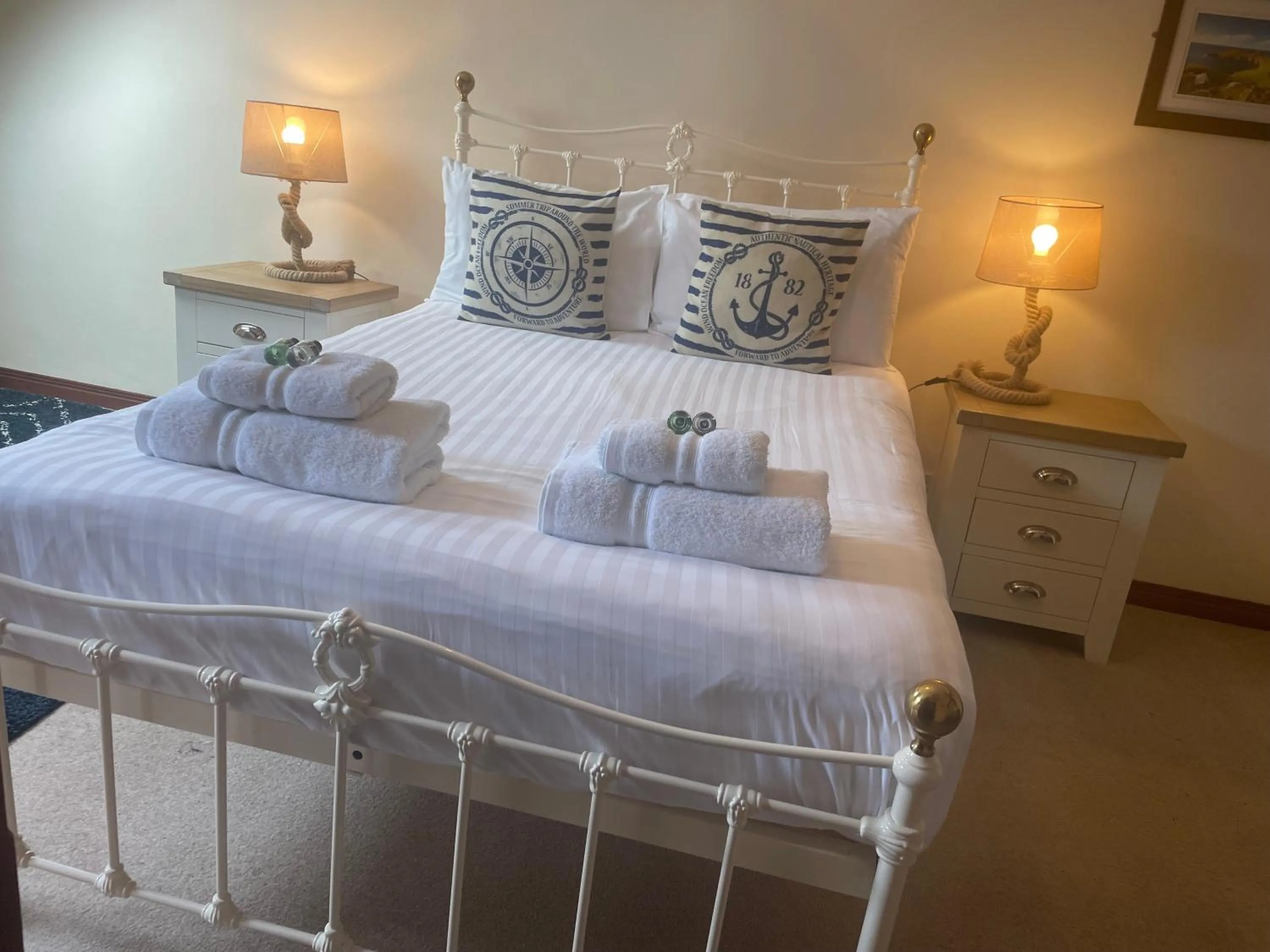 Bed in The Cornishman Inn