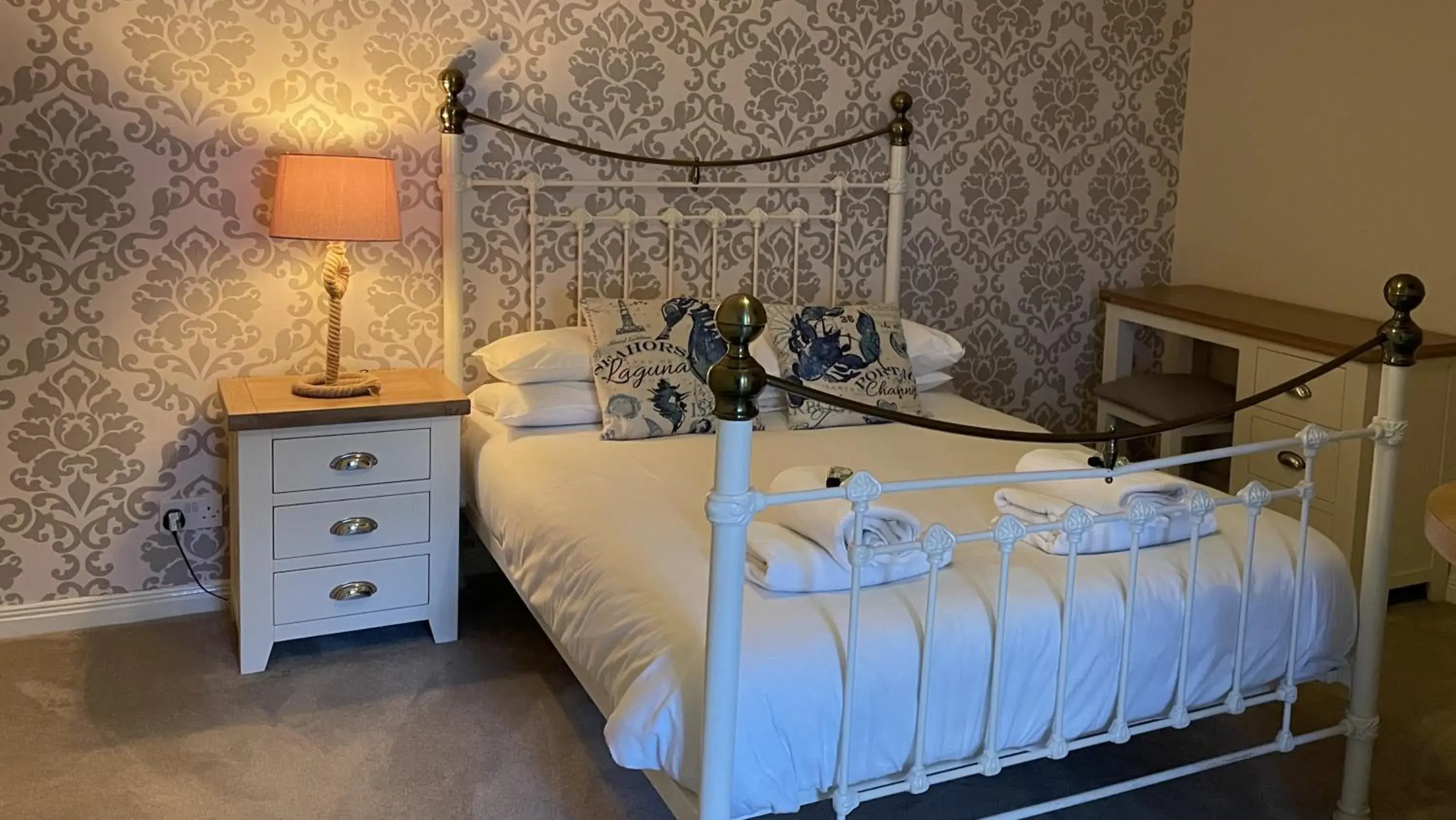 Superior Family Room in The Cornishman Inn Superior Family Room in The Cornishman Inn