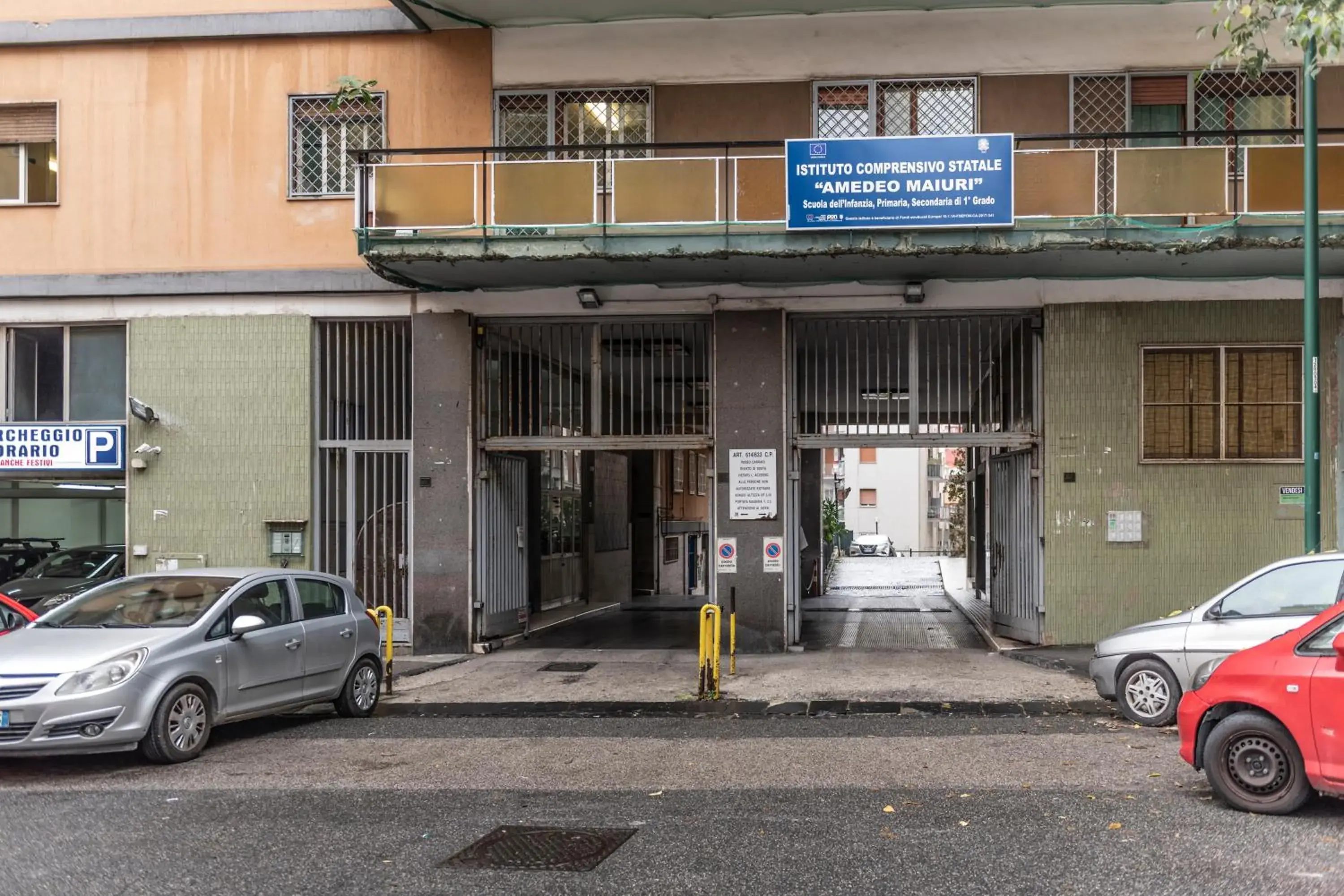 Property building in La Casina Rossa Property building in La Casina Rossa