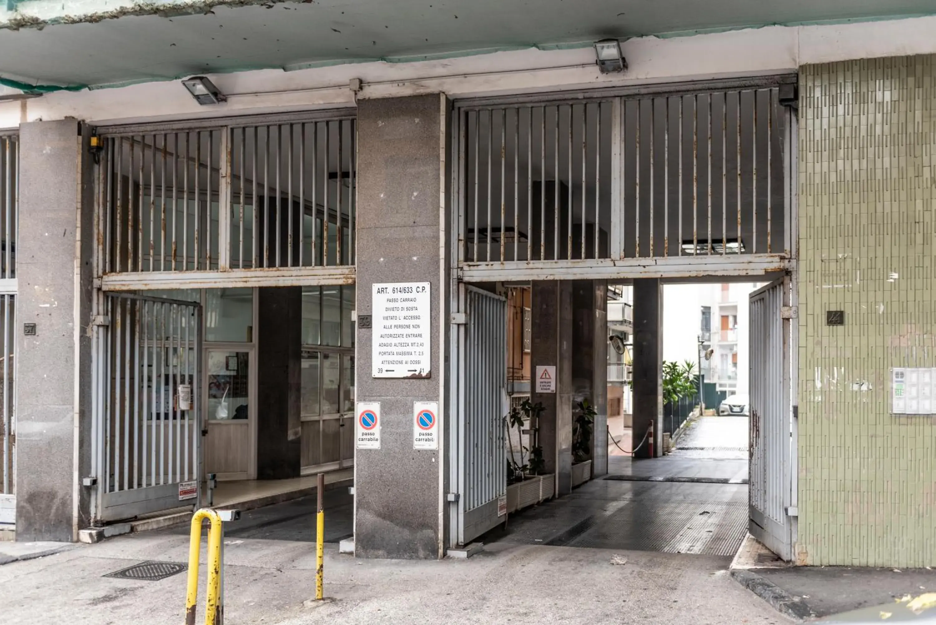 Facade/entrance in La Casina Rossa Facade/entrance in La Casina Rossa