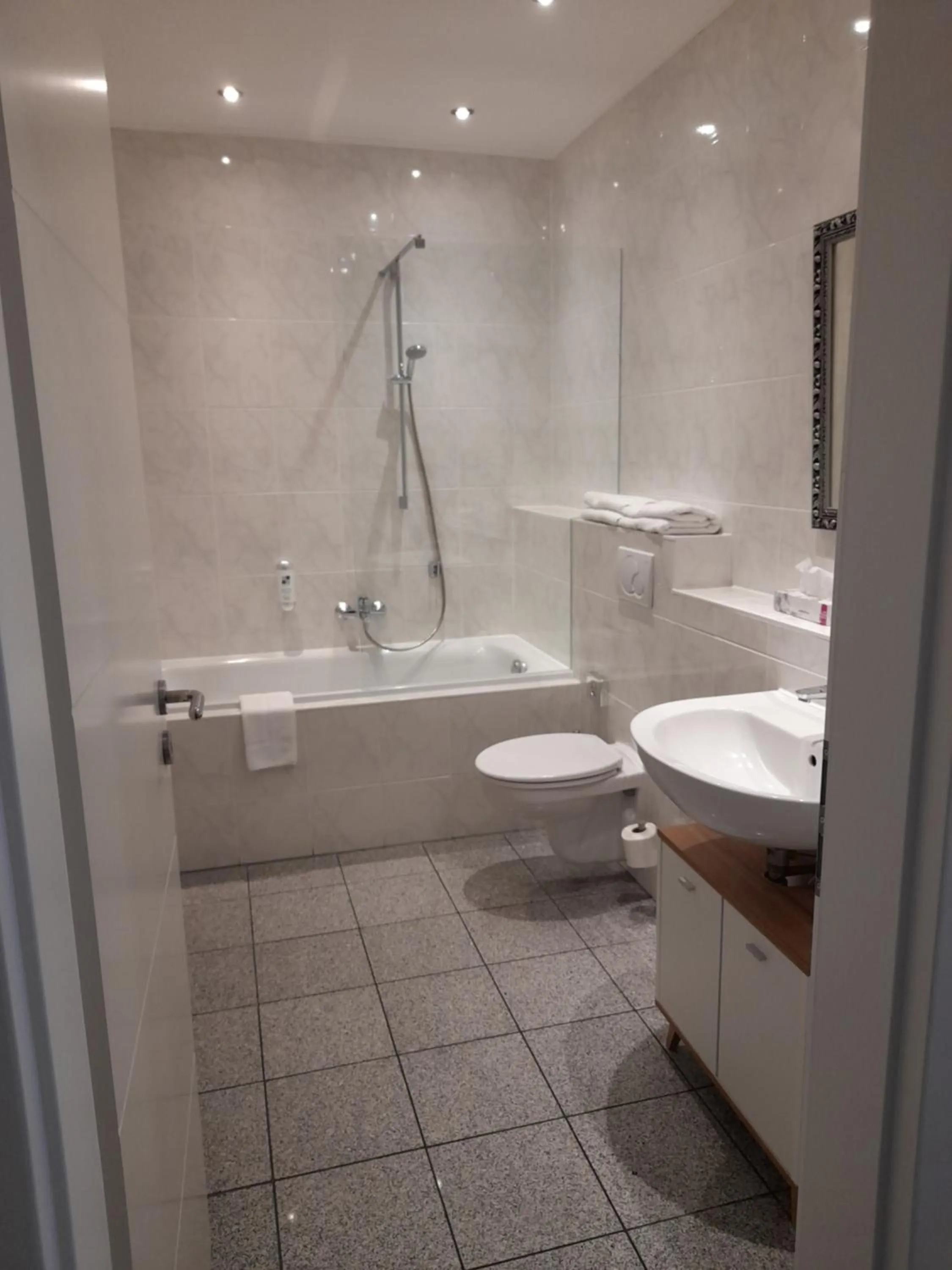 Bath in Design Apartments Bremen